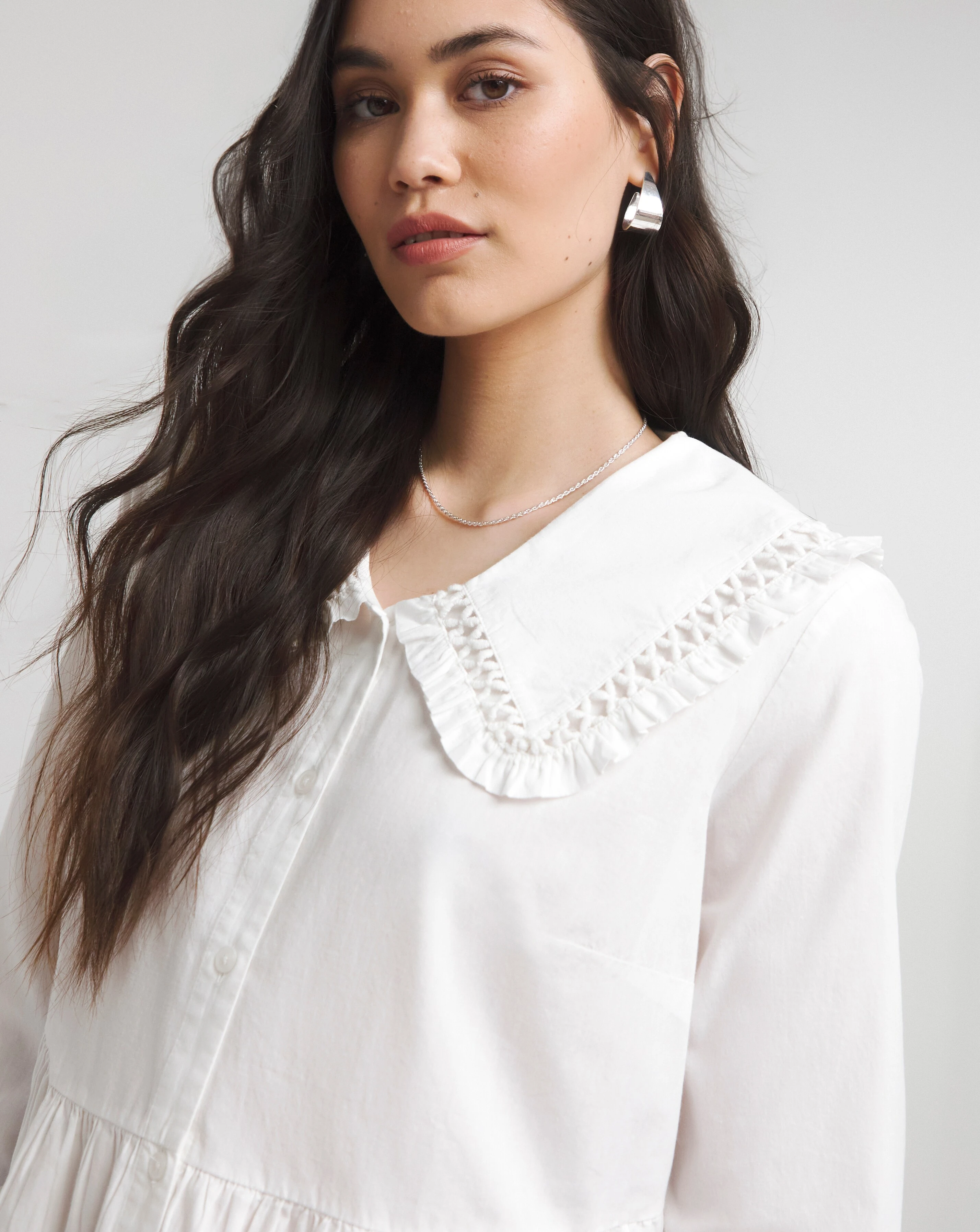 35205-simply-be-white-collared-blouse-1.webp