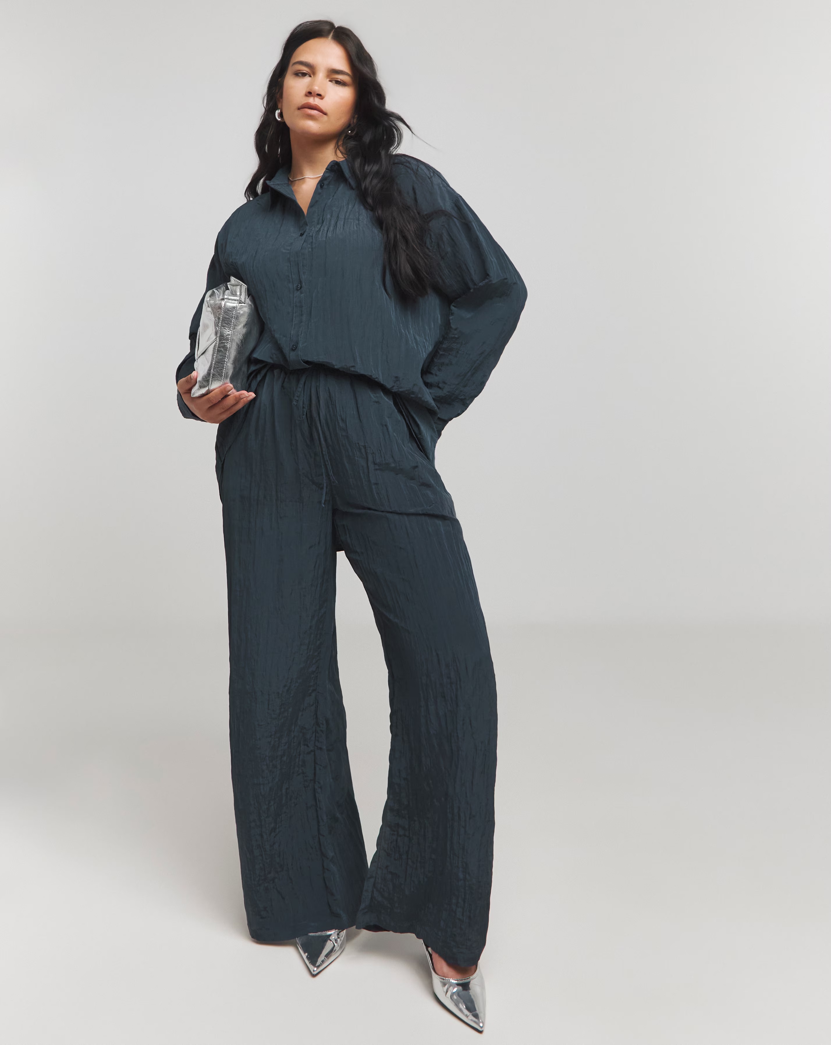 35492-crinkle-satin-oversized-shirt-1.webp