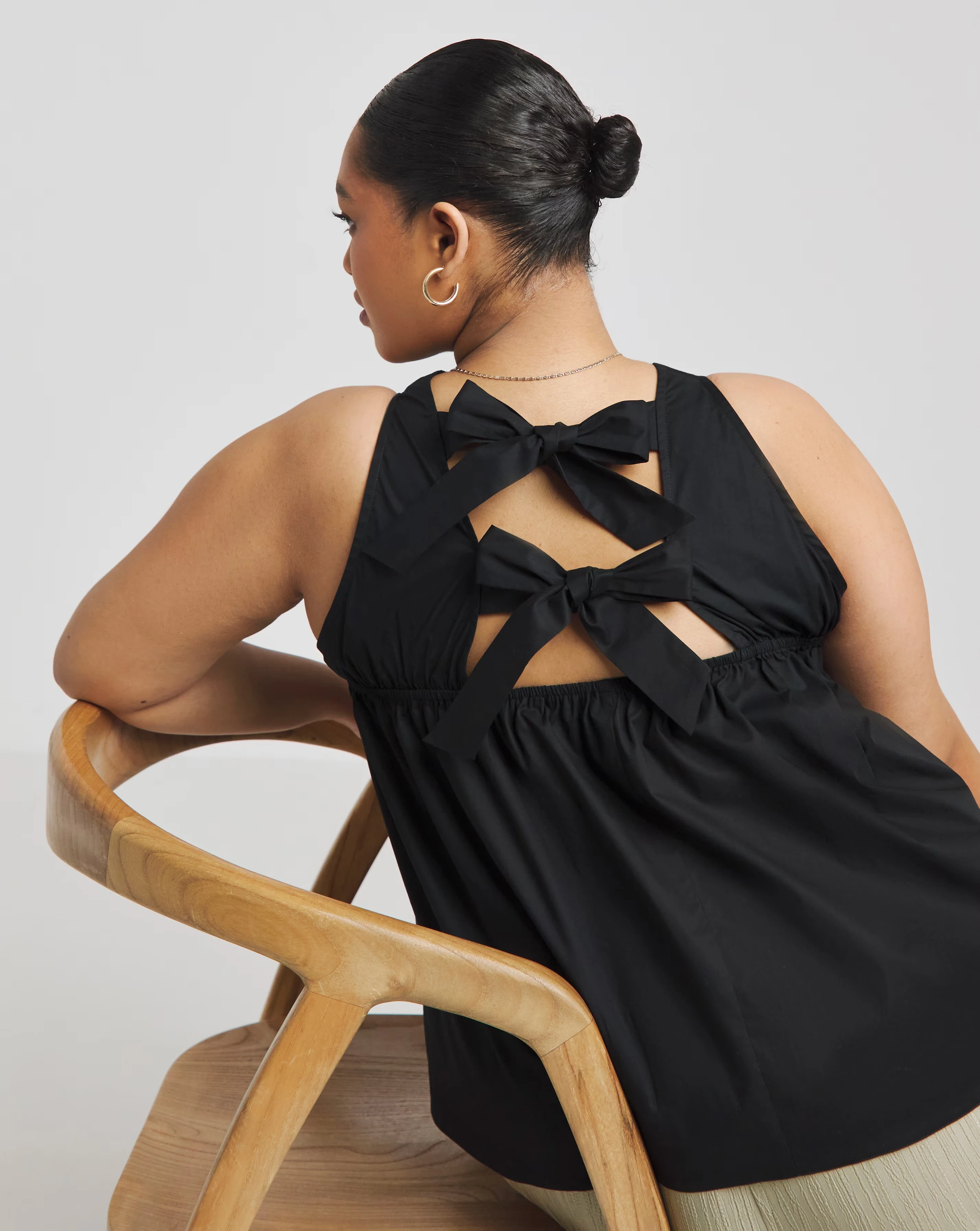 35867-simply-be-black-bow-back-poplin-top-1.webp