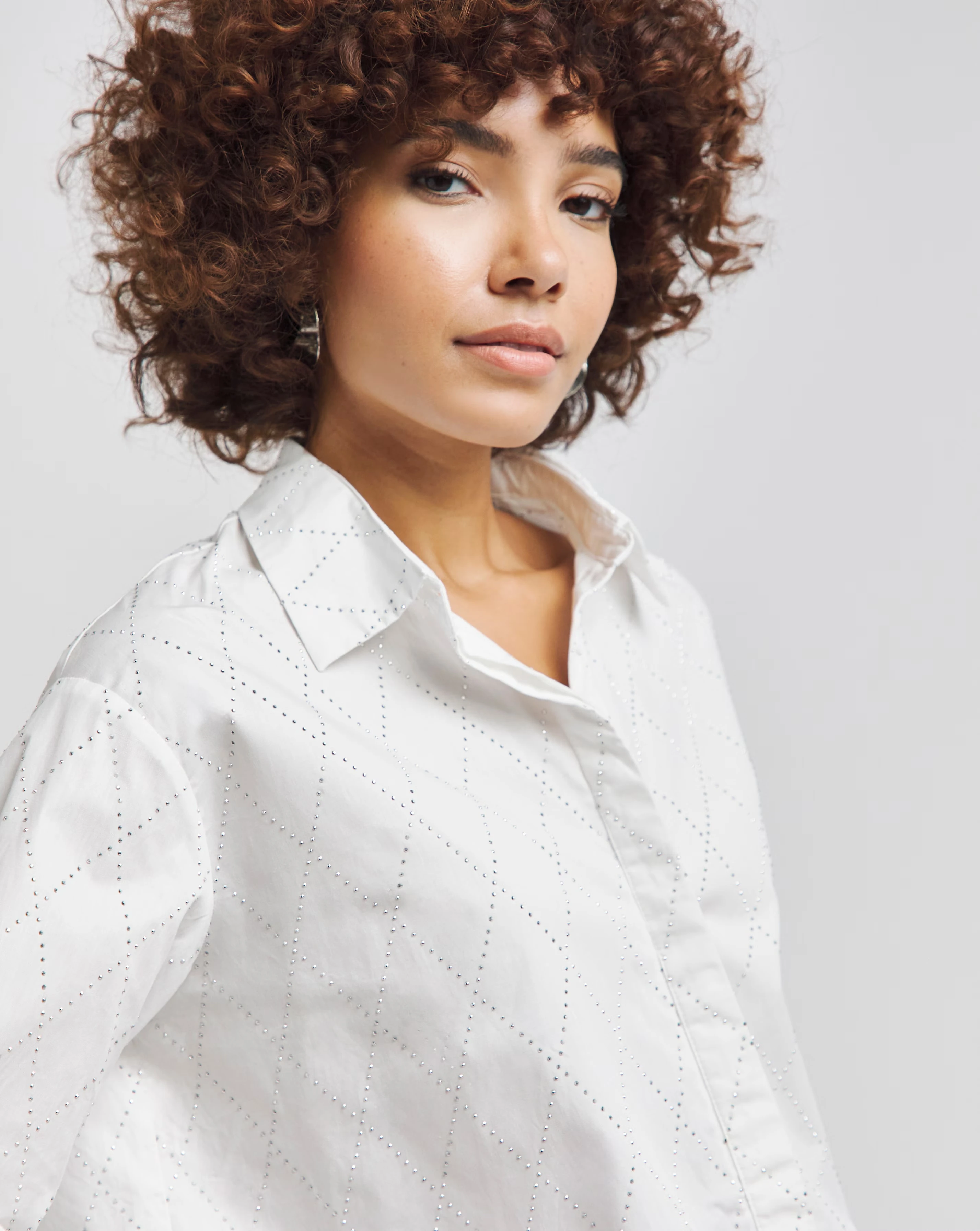 36010-embellished-oversized-shirt-1.webp