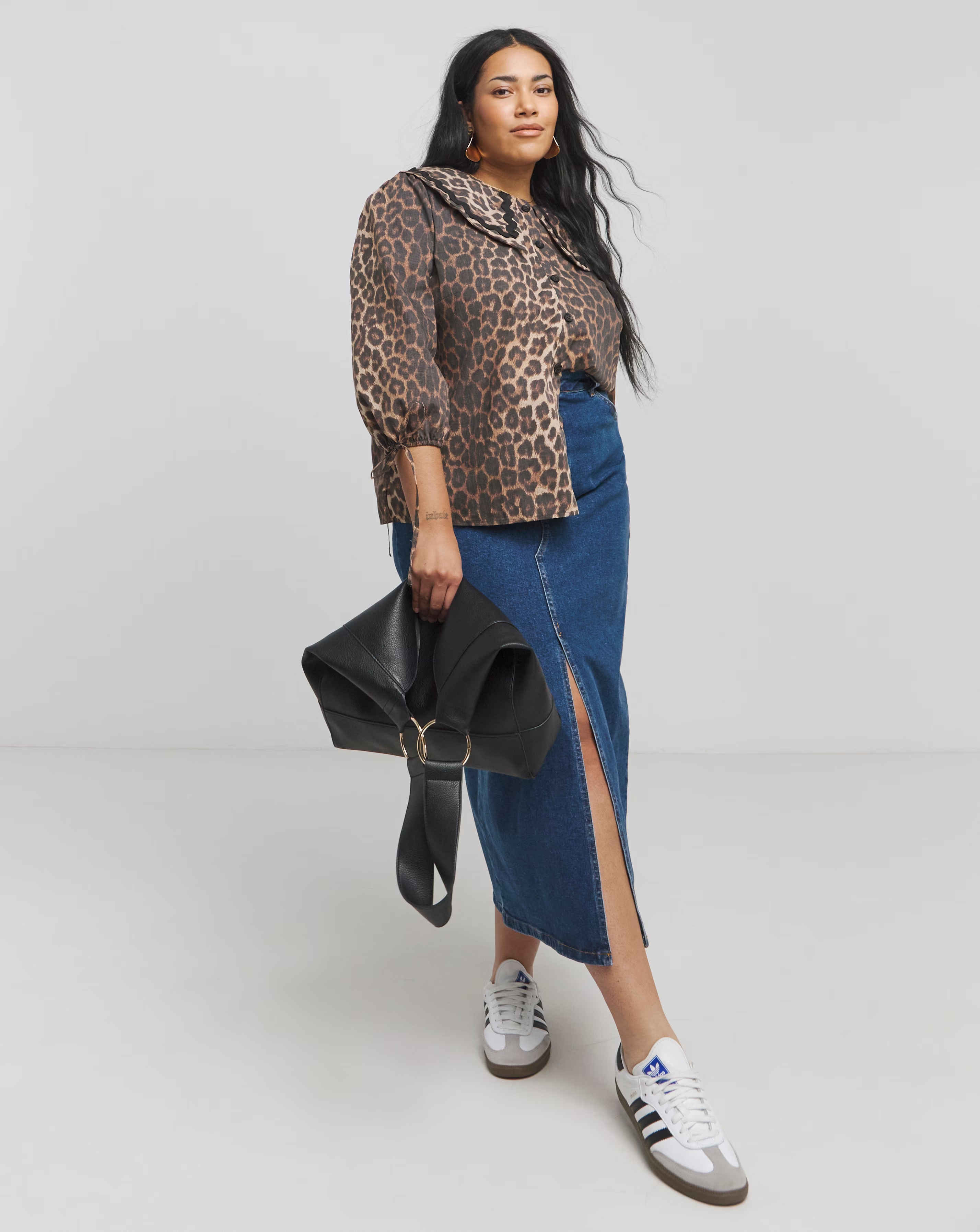 36373-leopard-oversized-collared-blouse-1.webp