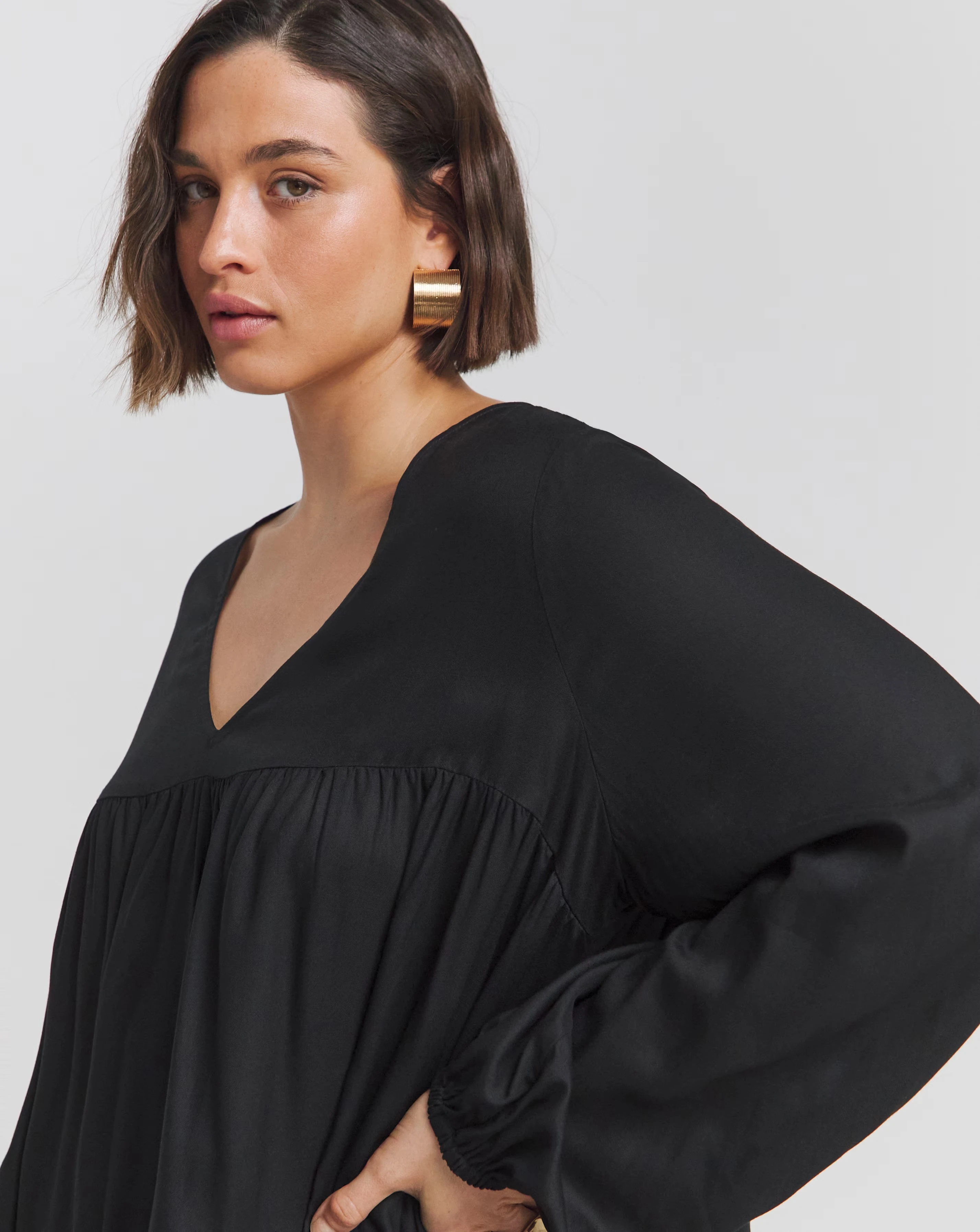 36399-black-viscose-balloon-sleeve-blouse-1.jpg