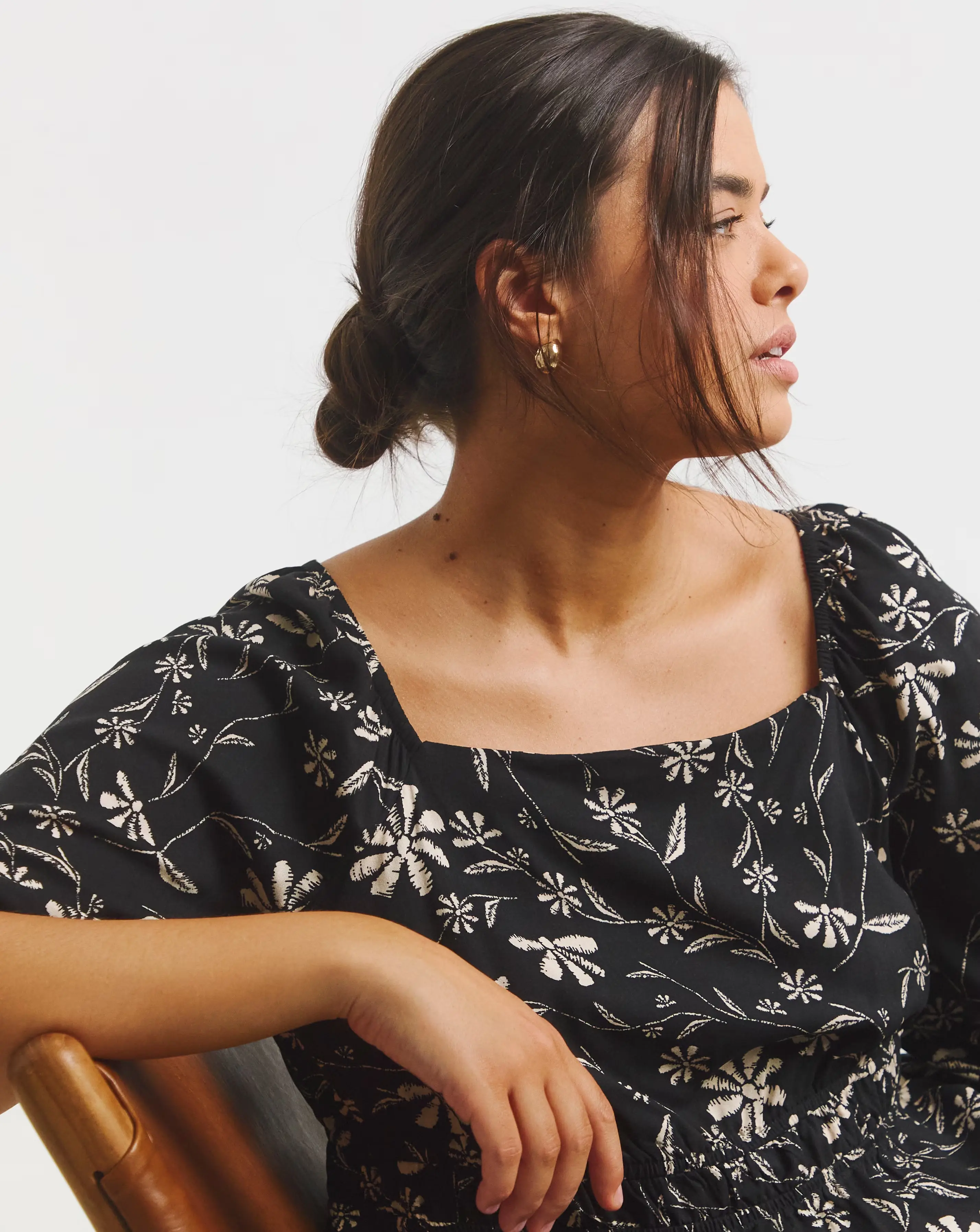 37021-simply-be-ditsy-print-spun-viscose-blouse-1.webp