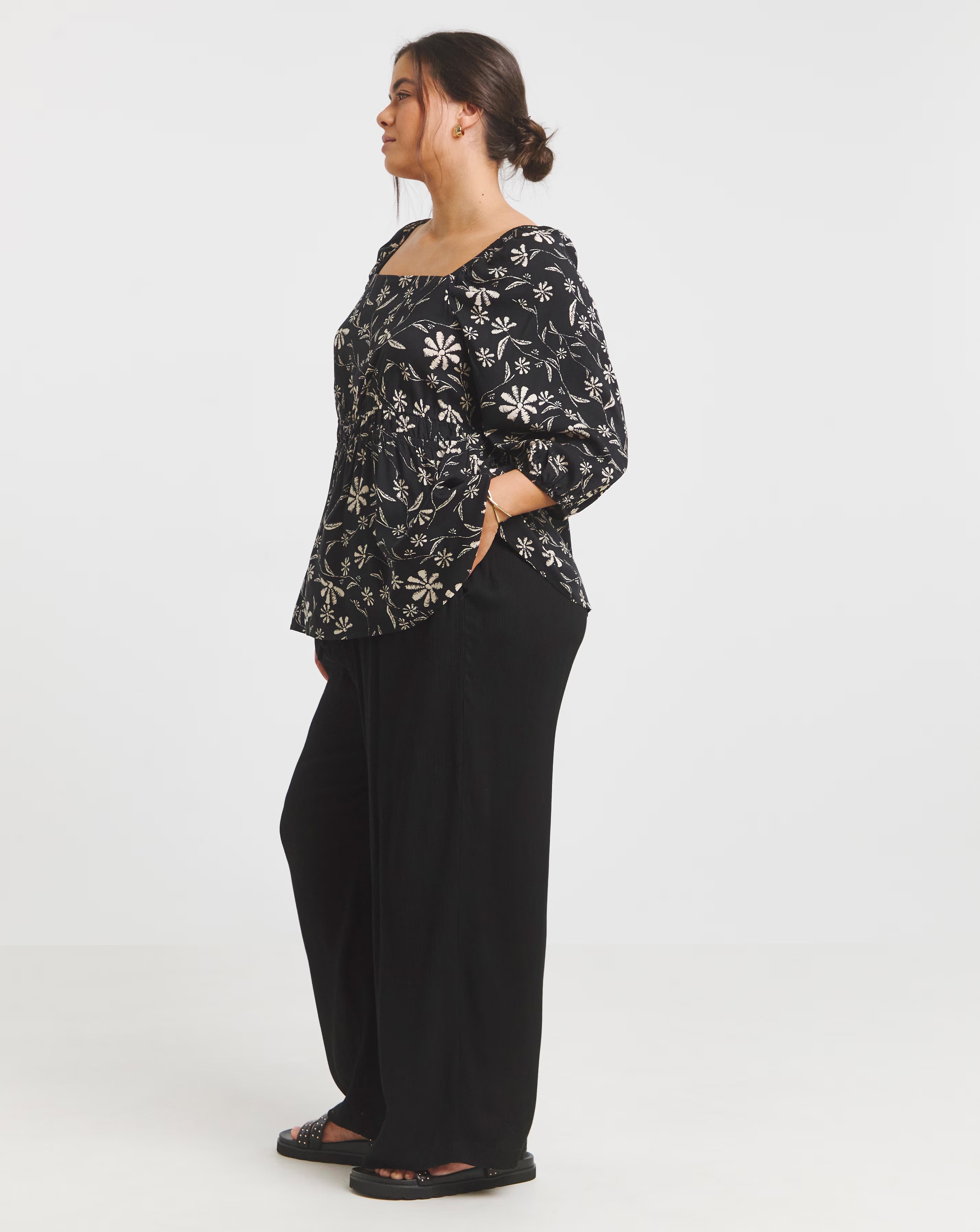 37021-simply-be-ditsy-print-spun-viscose-blouse-1.webp