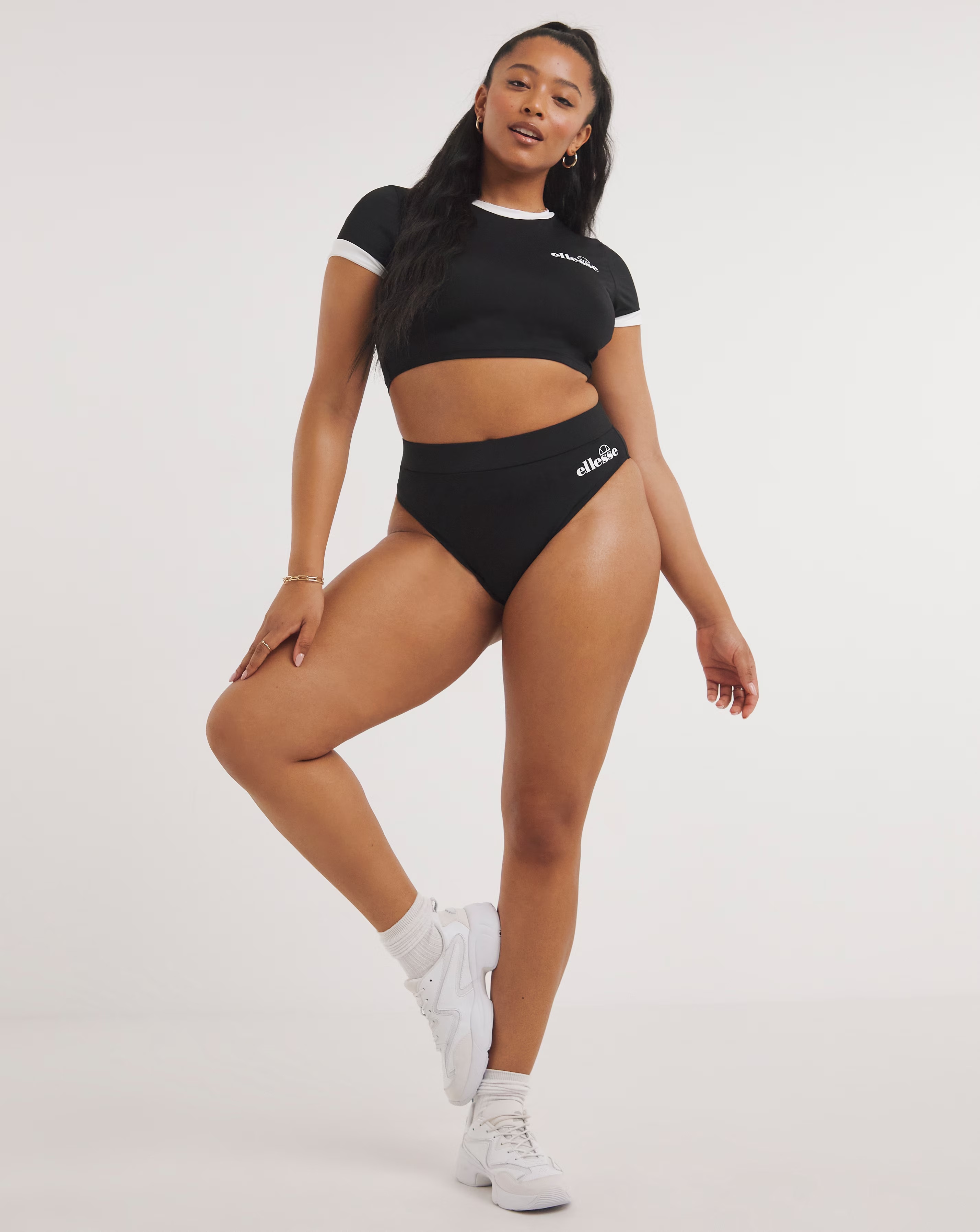 38209-ellesse-helian-bikini-top-1.jpg