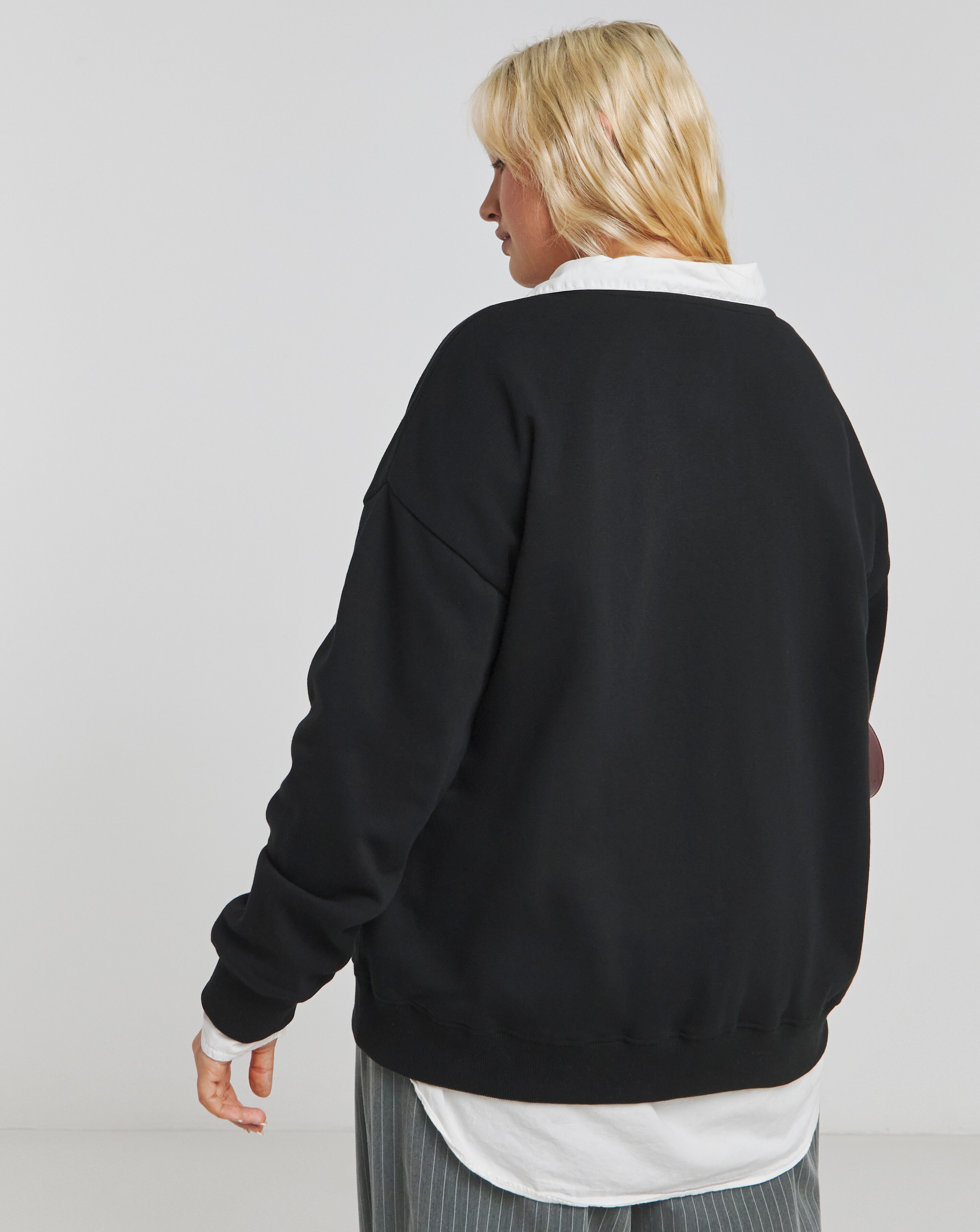 38549-black-brooklyn-graphic-sweatshirt-1.webp