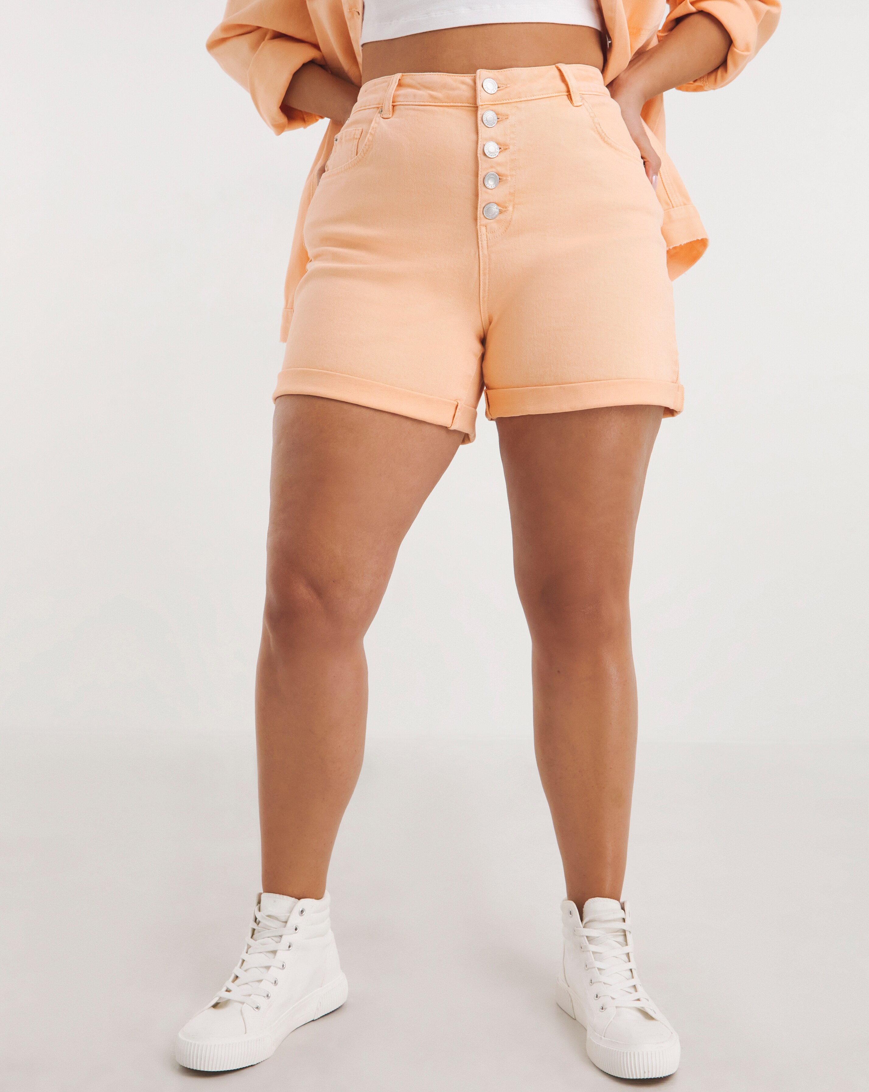39133-exposed-button-fly-turn-up-hem-shorts-1.jpg