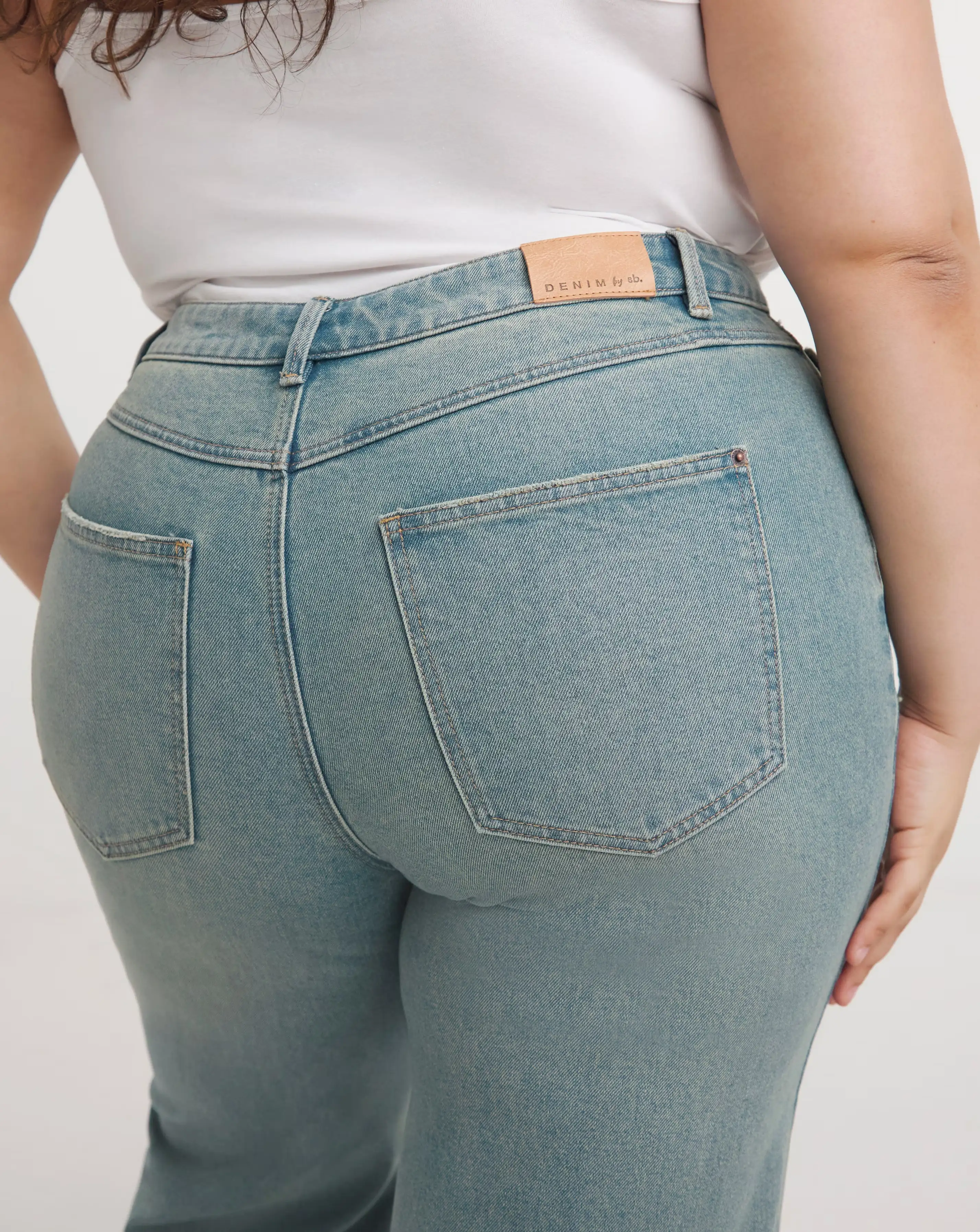 39790-vintage-wash-authentic-dad-jean-1.jpg