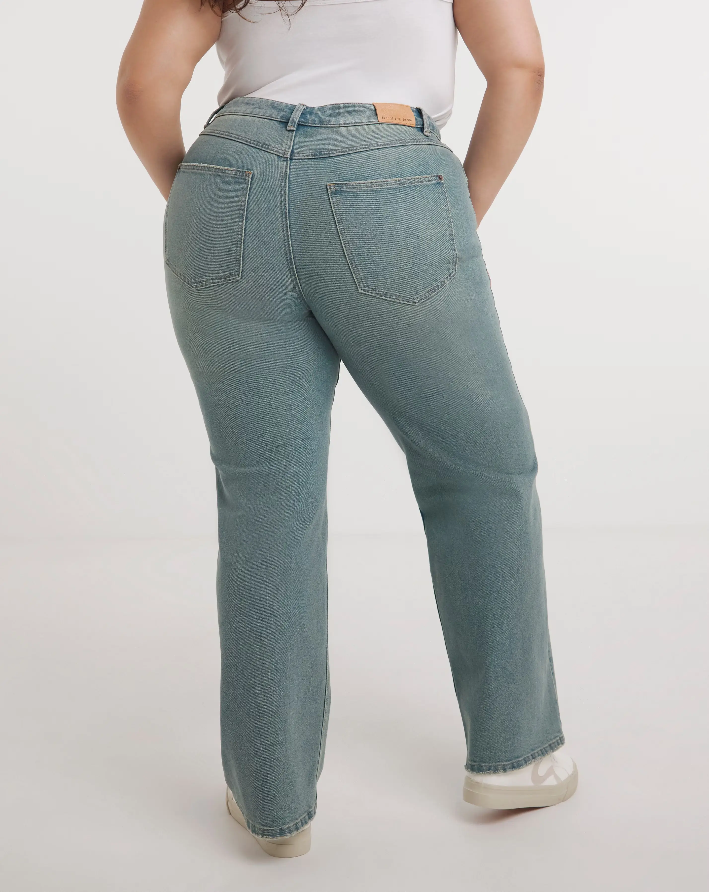 39790-vintage-wash-authentic-dad-jean-1.jpg