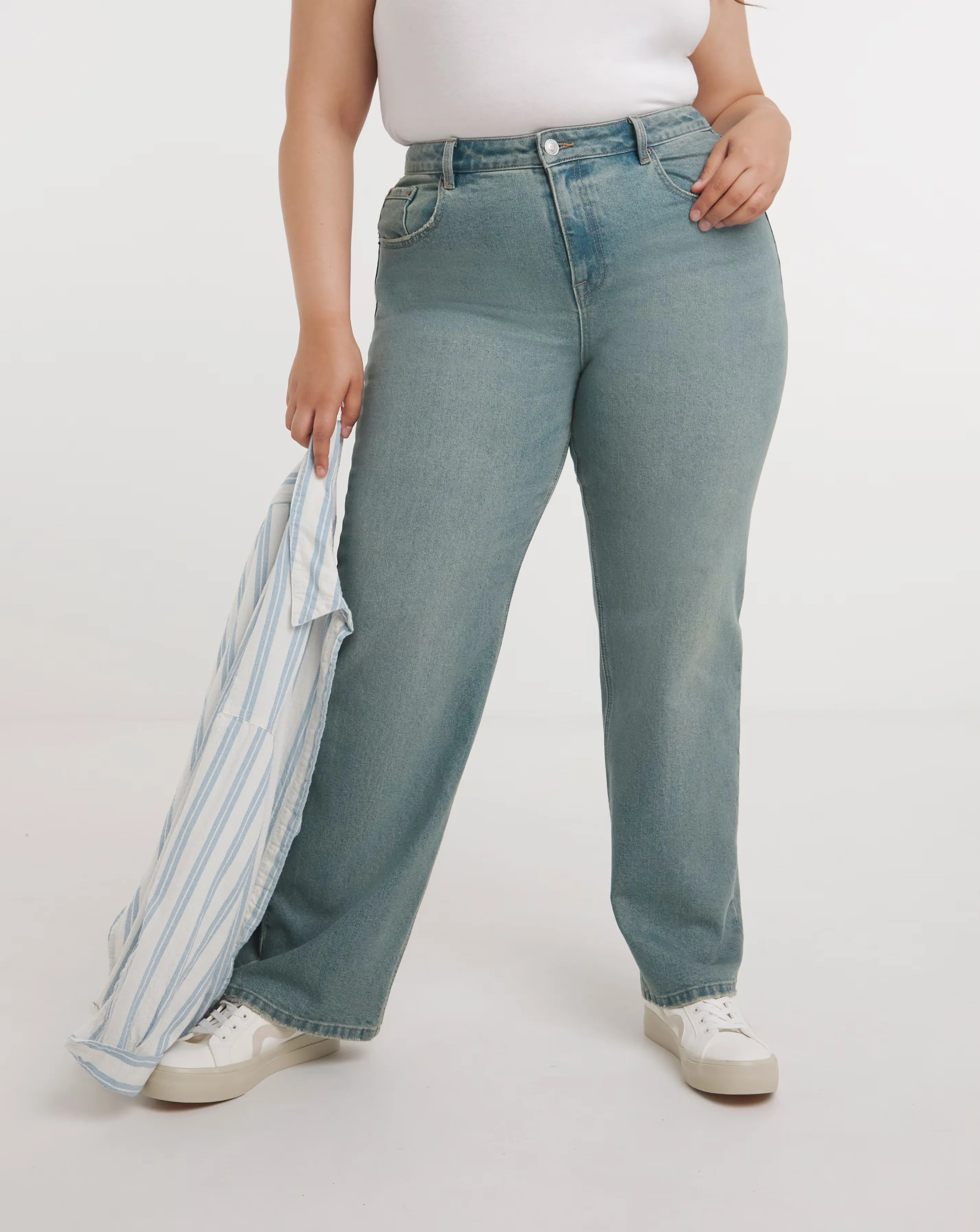 39790-vintage-wash-authentic-dad-jean-1.jpg