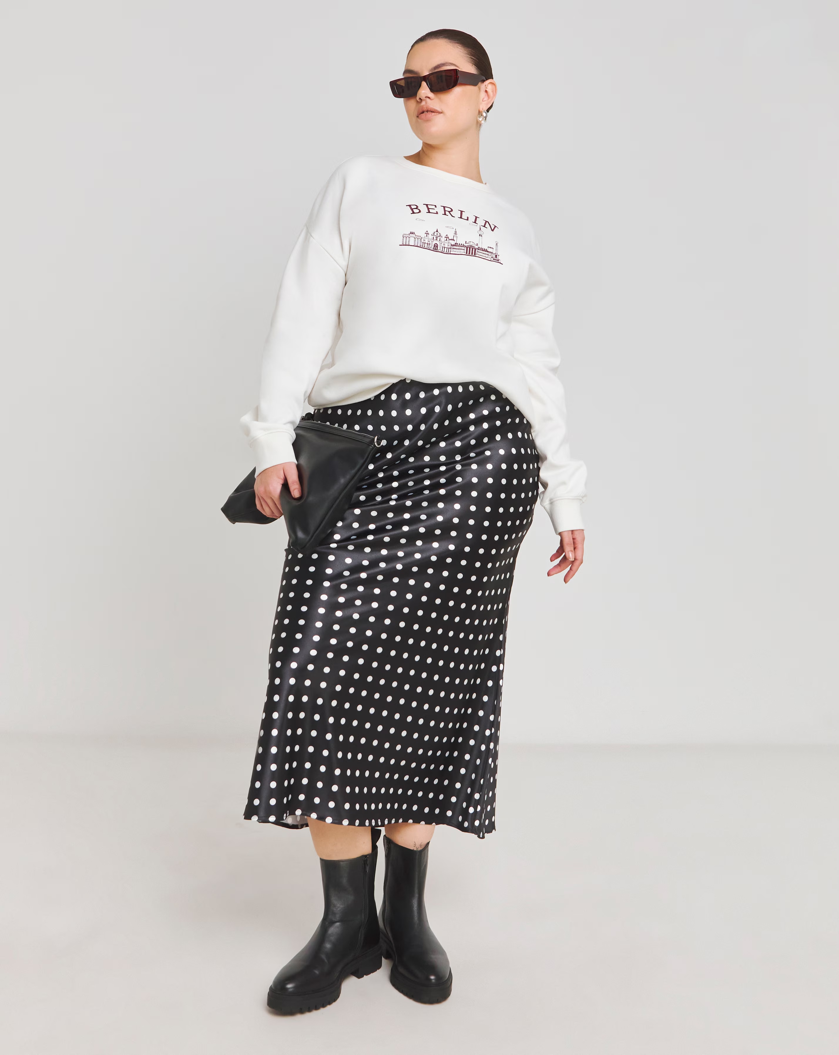 42279-ecru-berlin-embroidered-sweatshirt-1.jpg