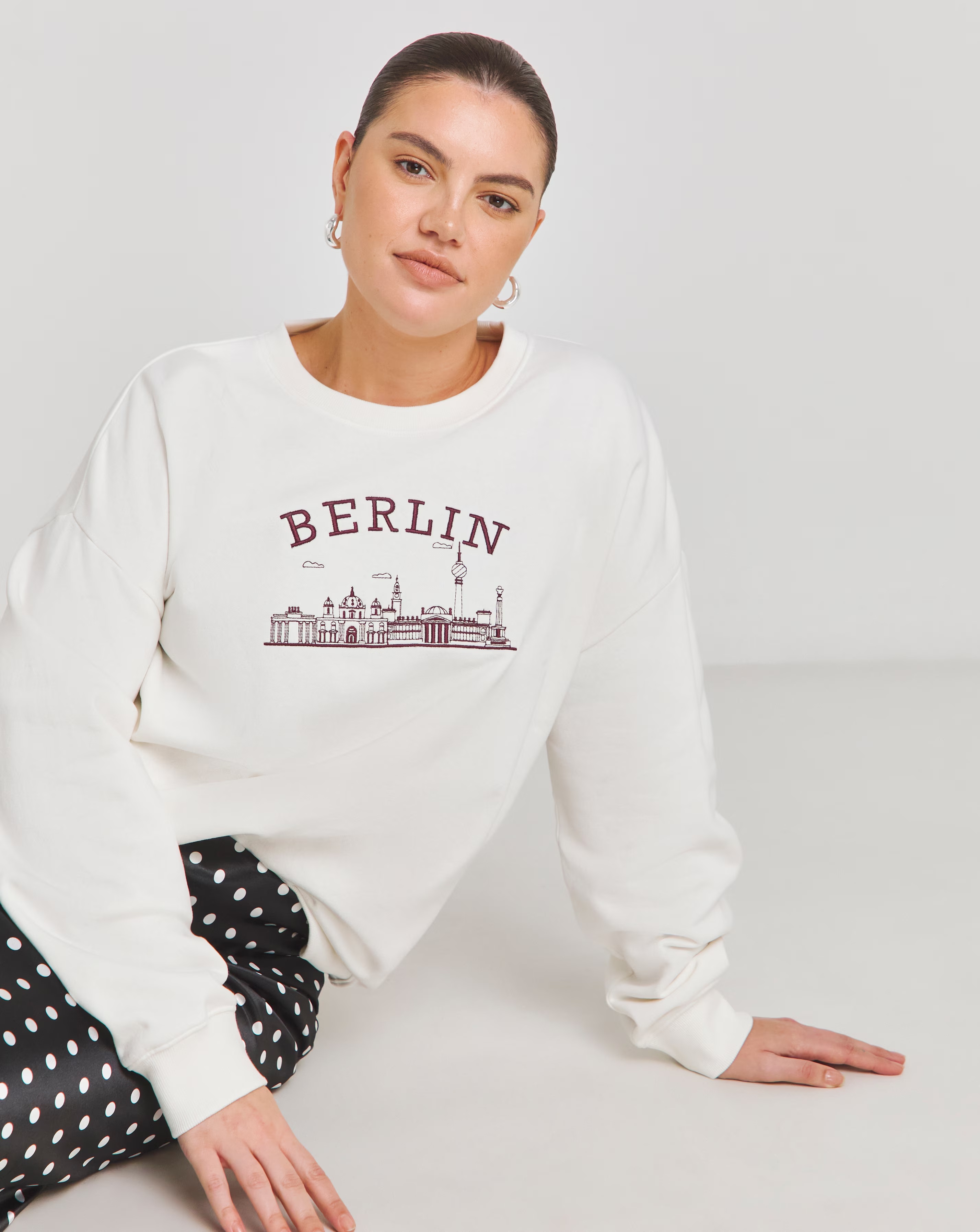 42279-ecru-berlin-embroidered-sweatshirt-1.jpg