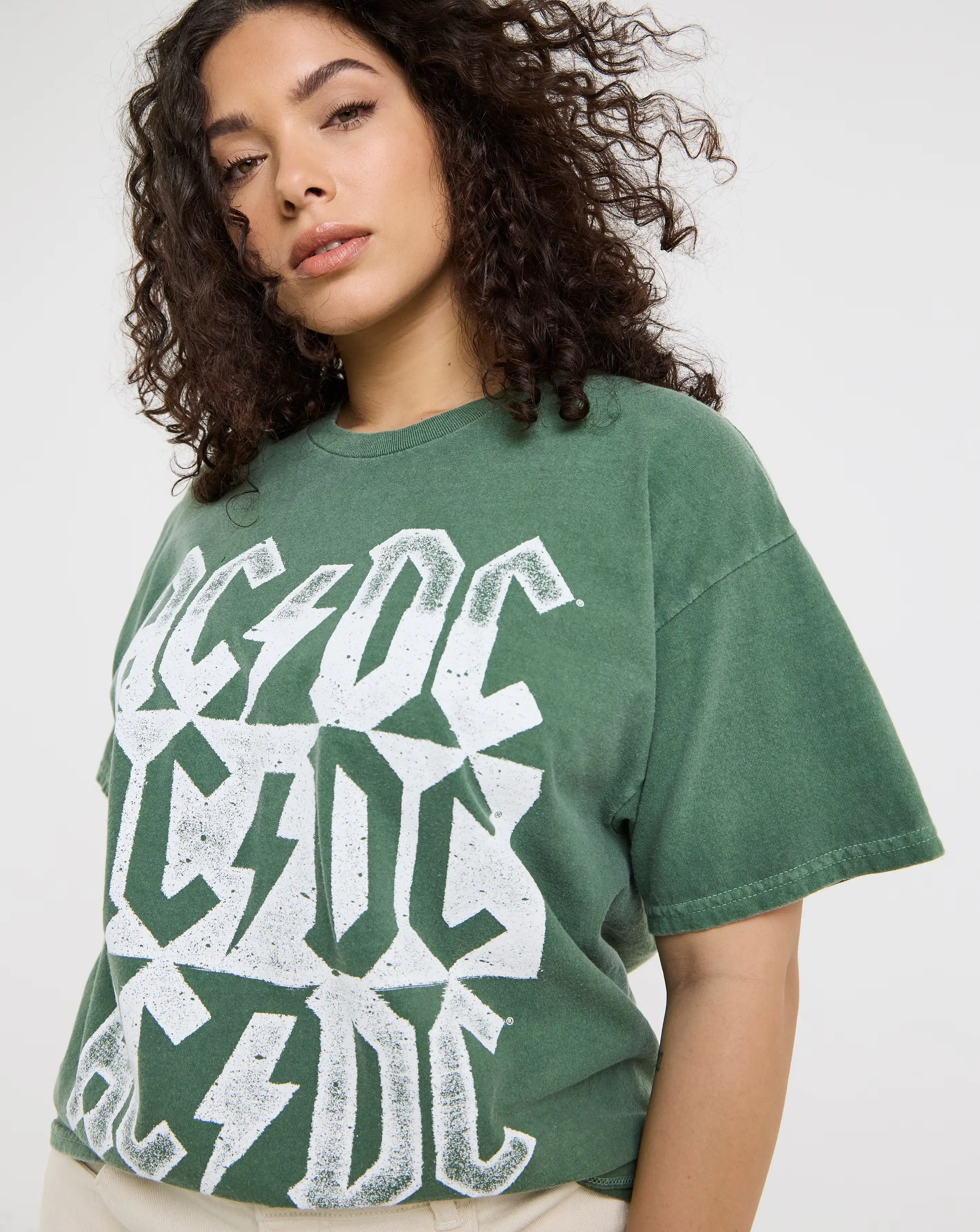 42875-khaki-acdc-license-t-shirt-1.webp