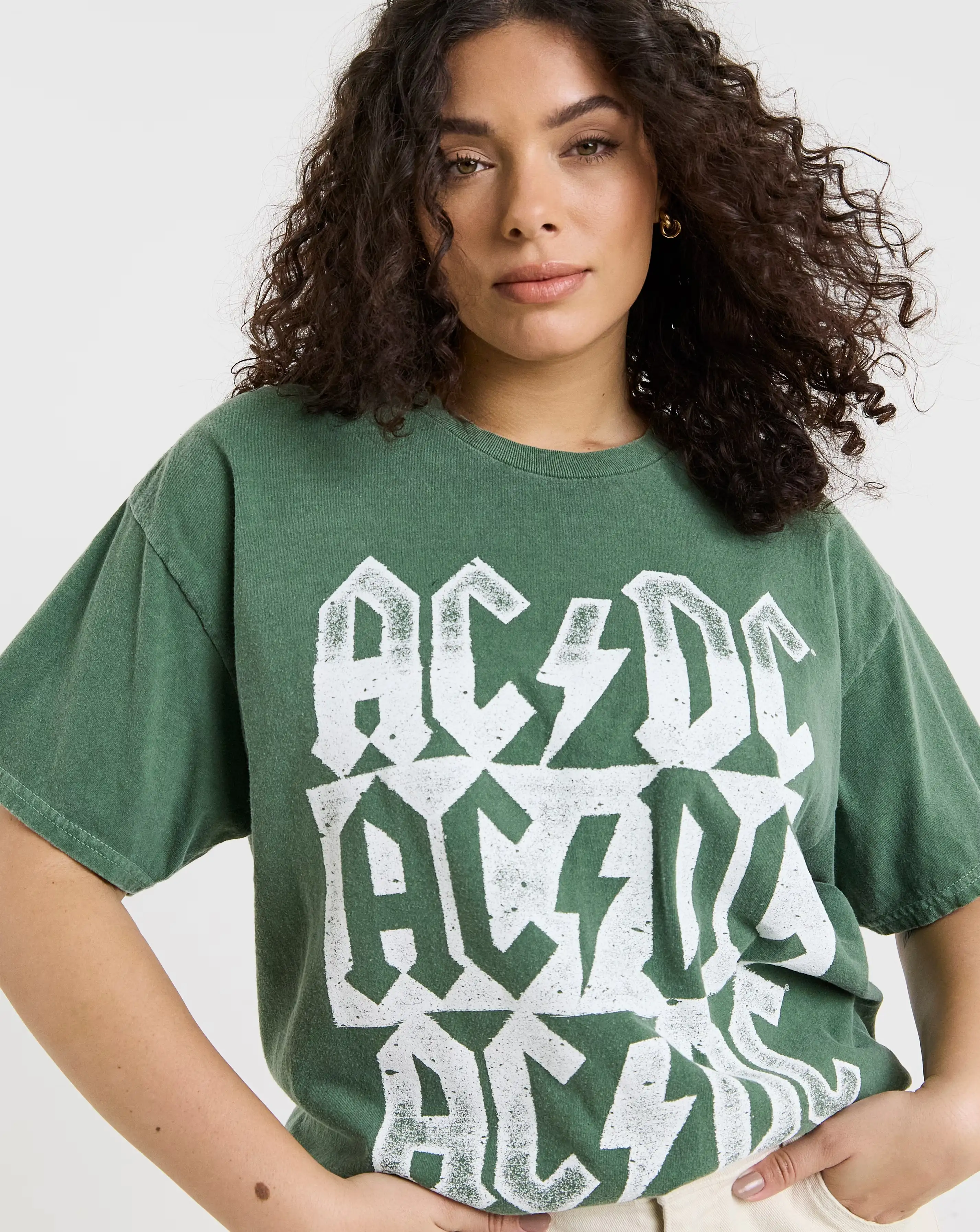 42875-khaki-acdc-license-t-shirt-1.webp