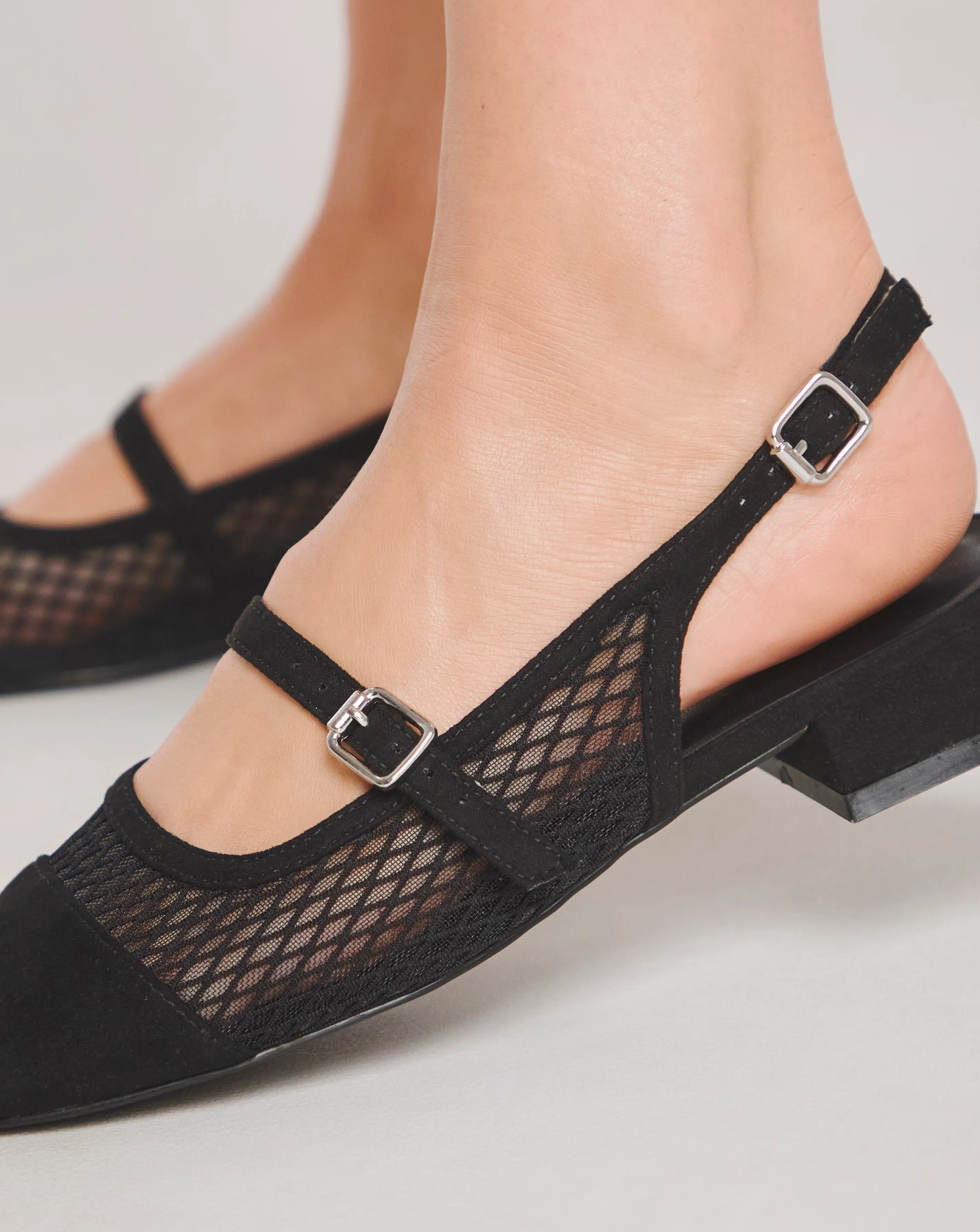 42898-jupiter-mesh-block-heel-court-shoes-wide-fit-e–1.webp