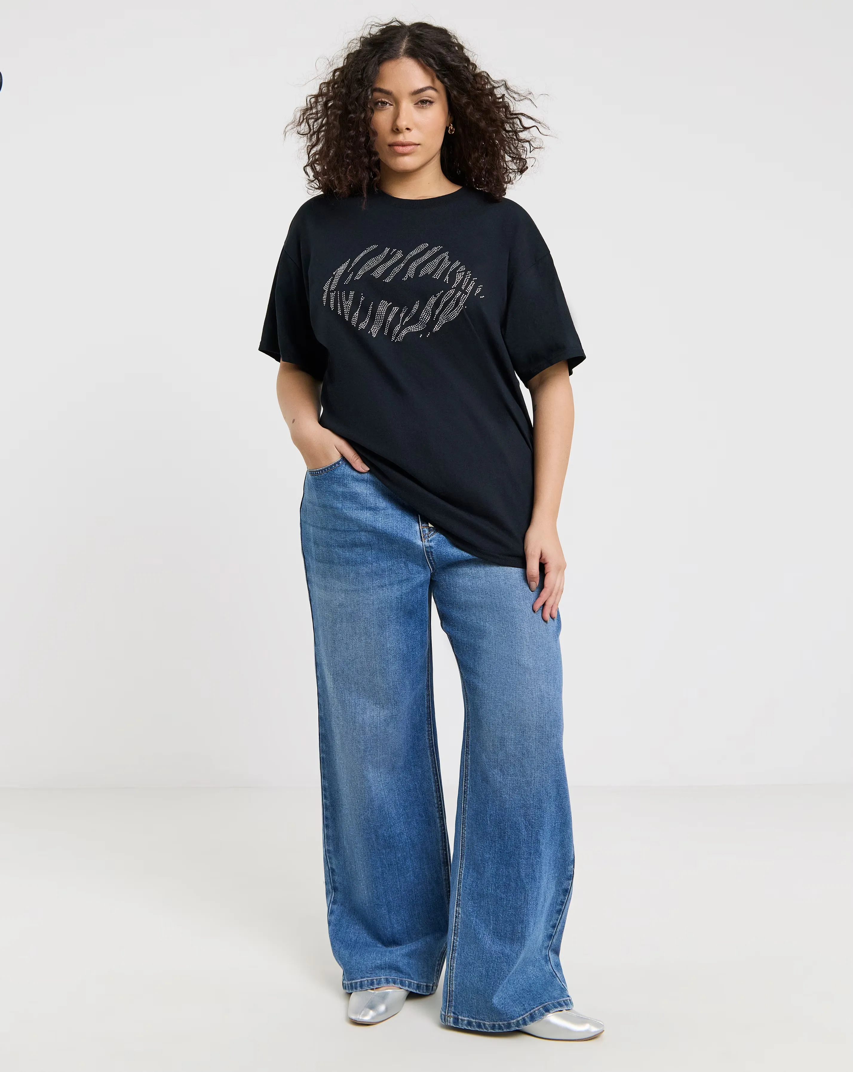 43146-black-diamante-zebra-lips-t-shirt-1.webp
