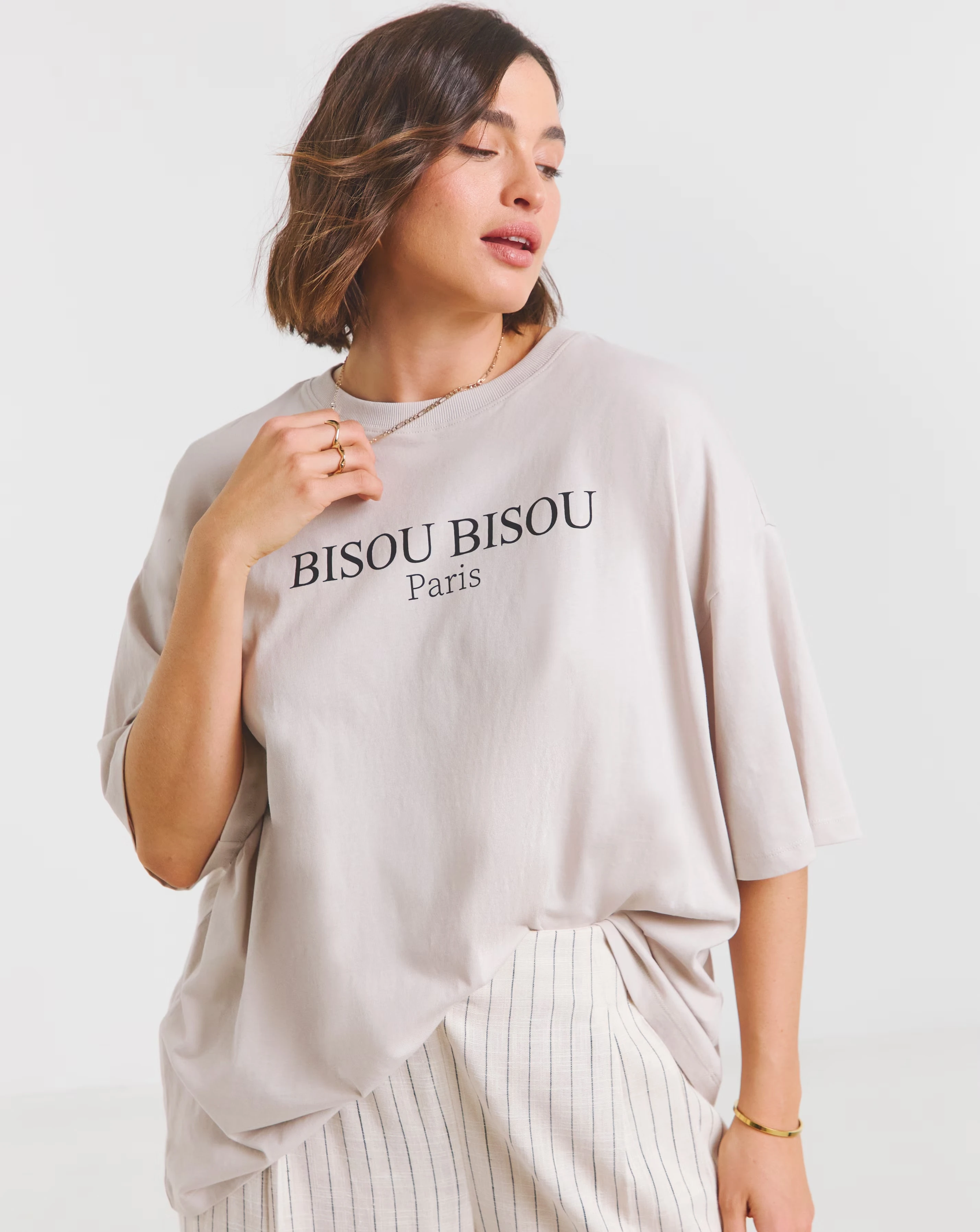 Ecru Bisous Graphic Oversized T-Shirt 1 43254-simply-be-ecru-bisou-bisou-graphic-t-shirt-1.webp
