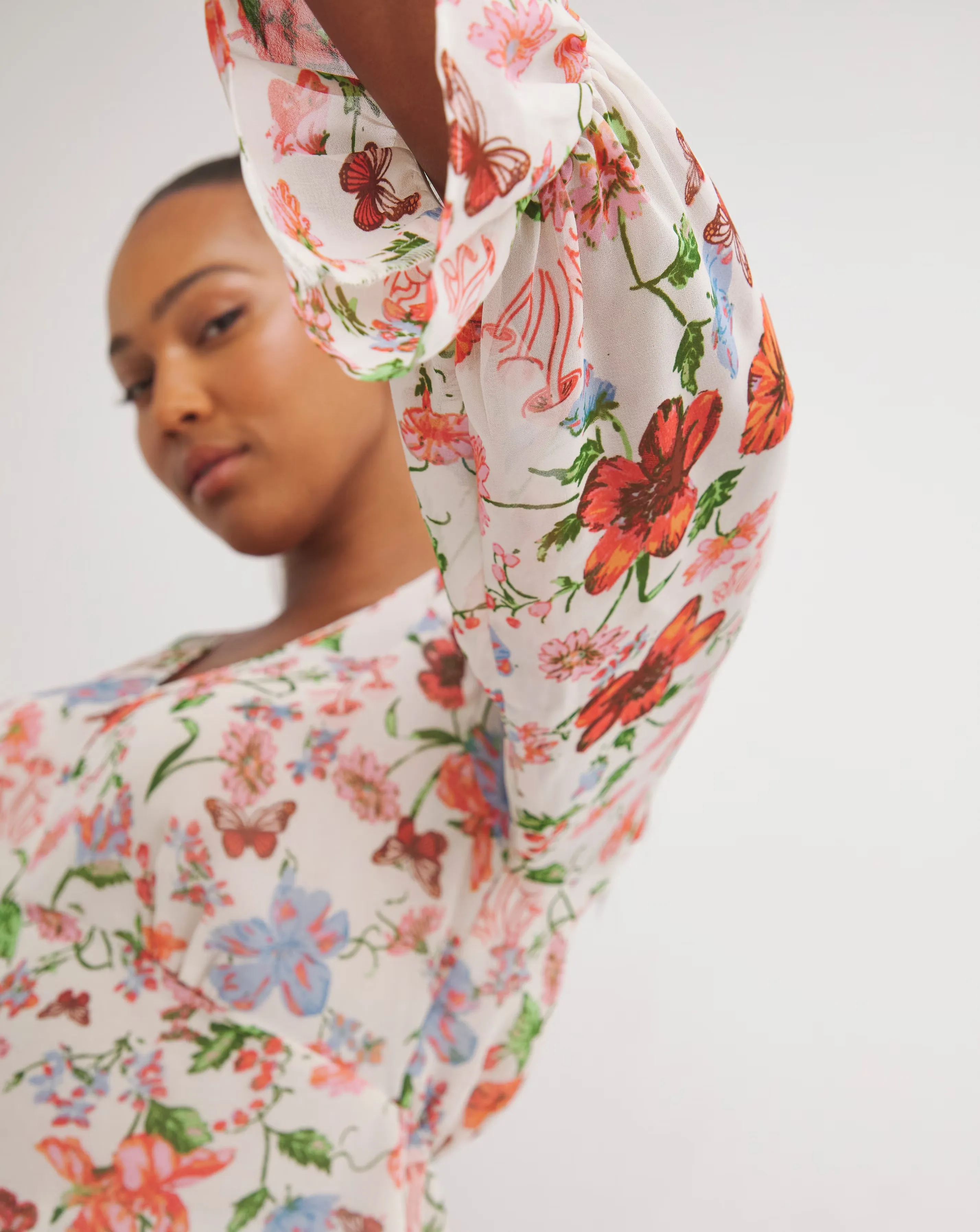 43390-ivory-floral-print-v-neck-long-sleeve-chiffon-blouse-1.webp