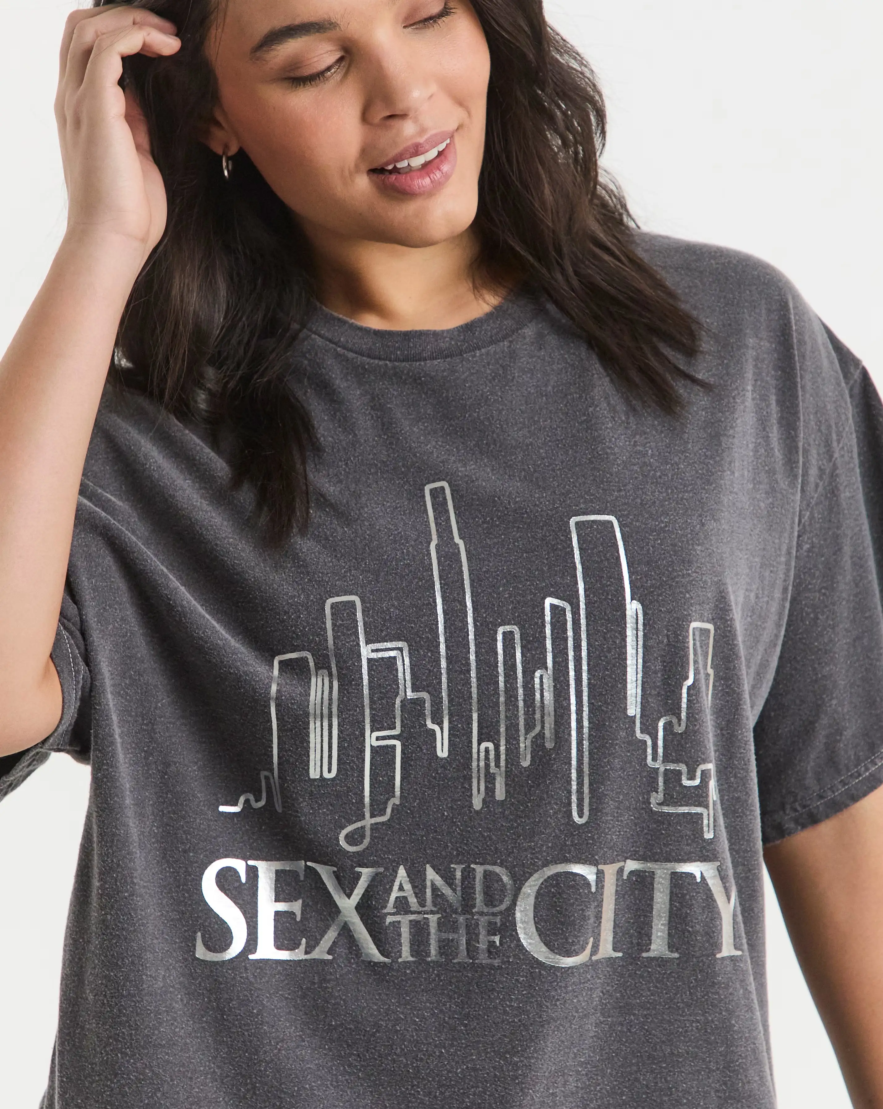 45768-simply-be-washed-grey-sex-amp-the-city-foil-license-t-shirt-1.webp