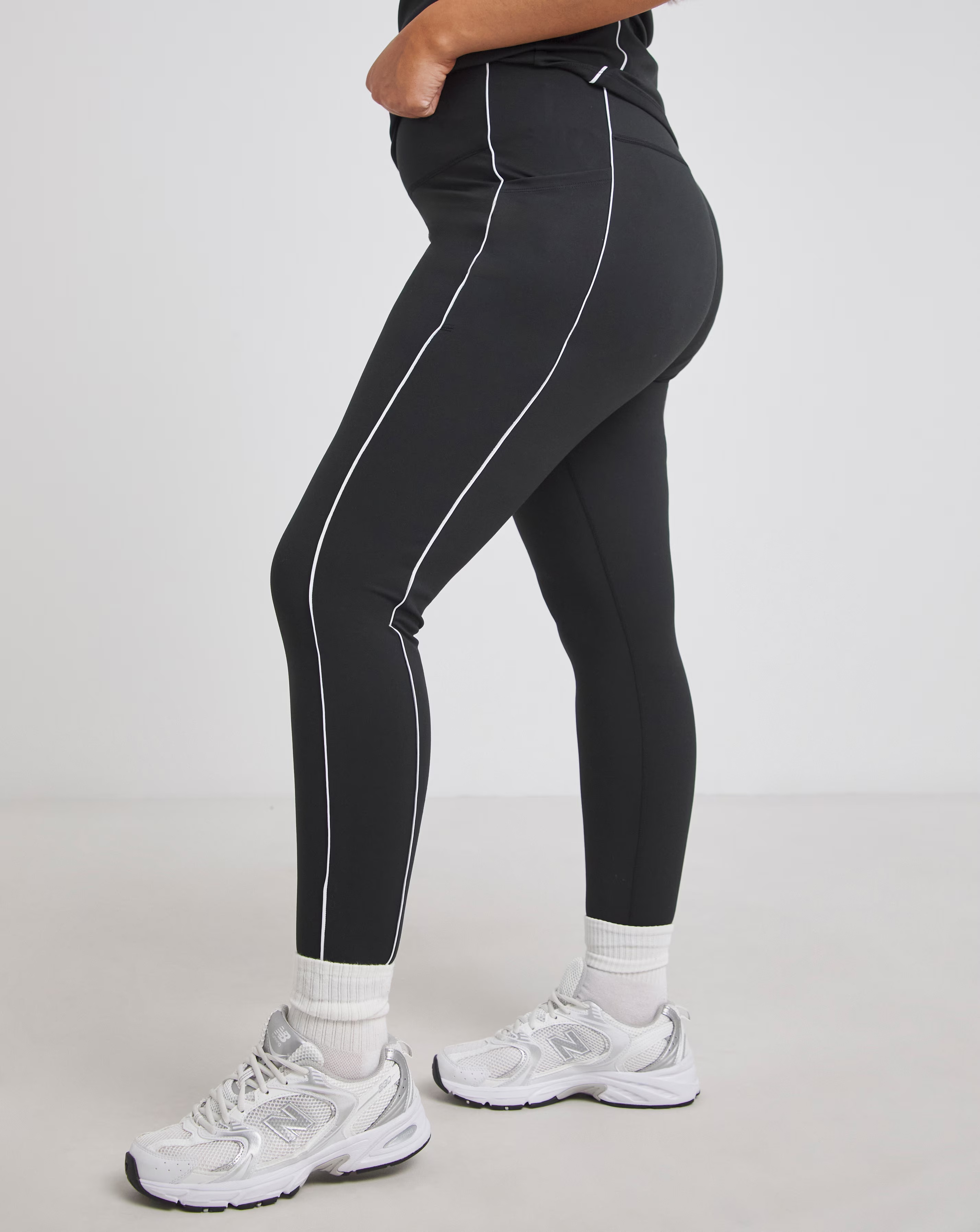 46406-simply-be-sb3-black-amp-white-active-piping-leggings-1.jpg