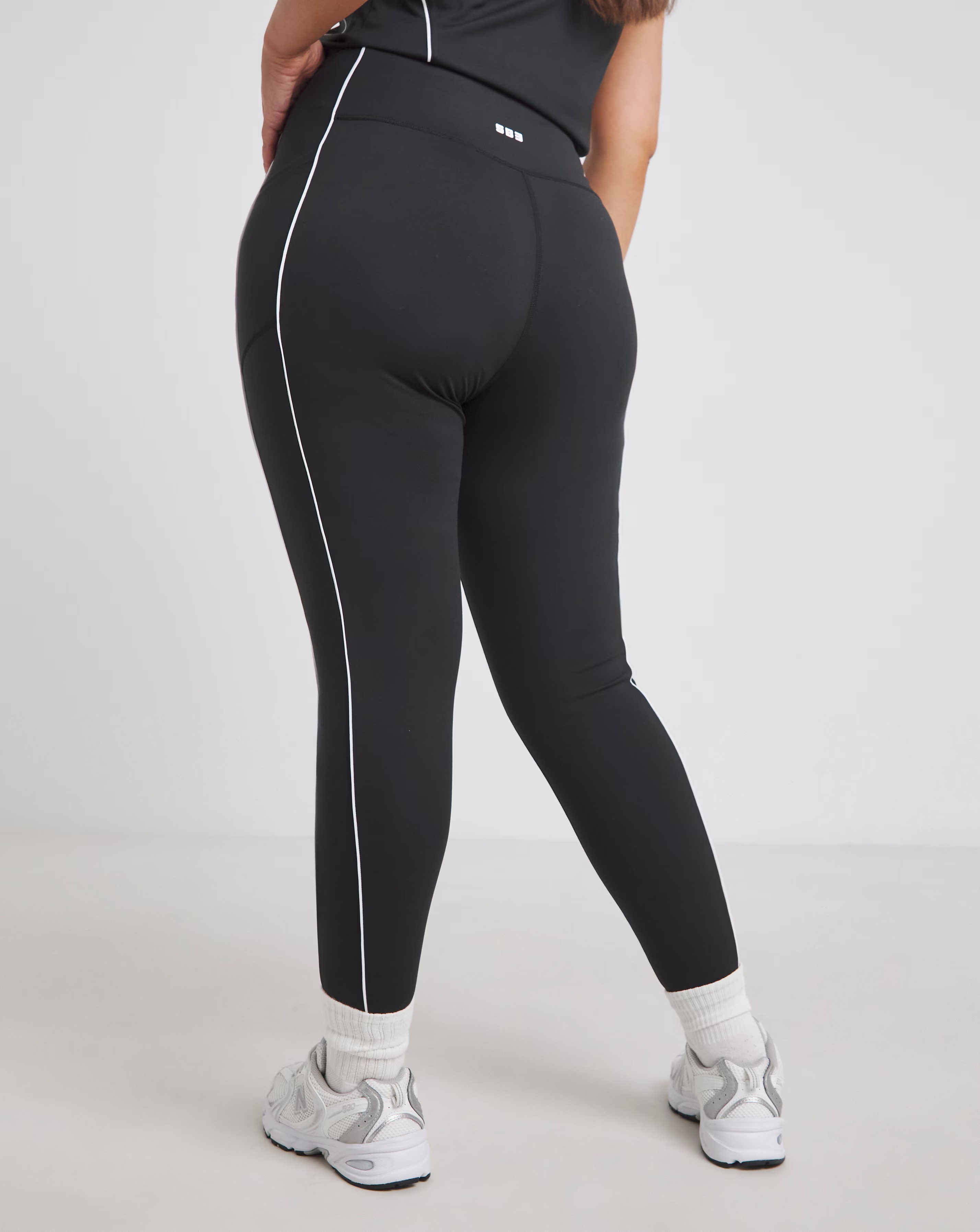 46406-simply-be-sb3-black-amp-white-active-piping-leggings-1.jpg