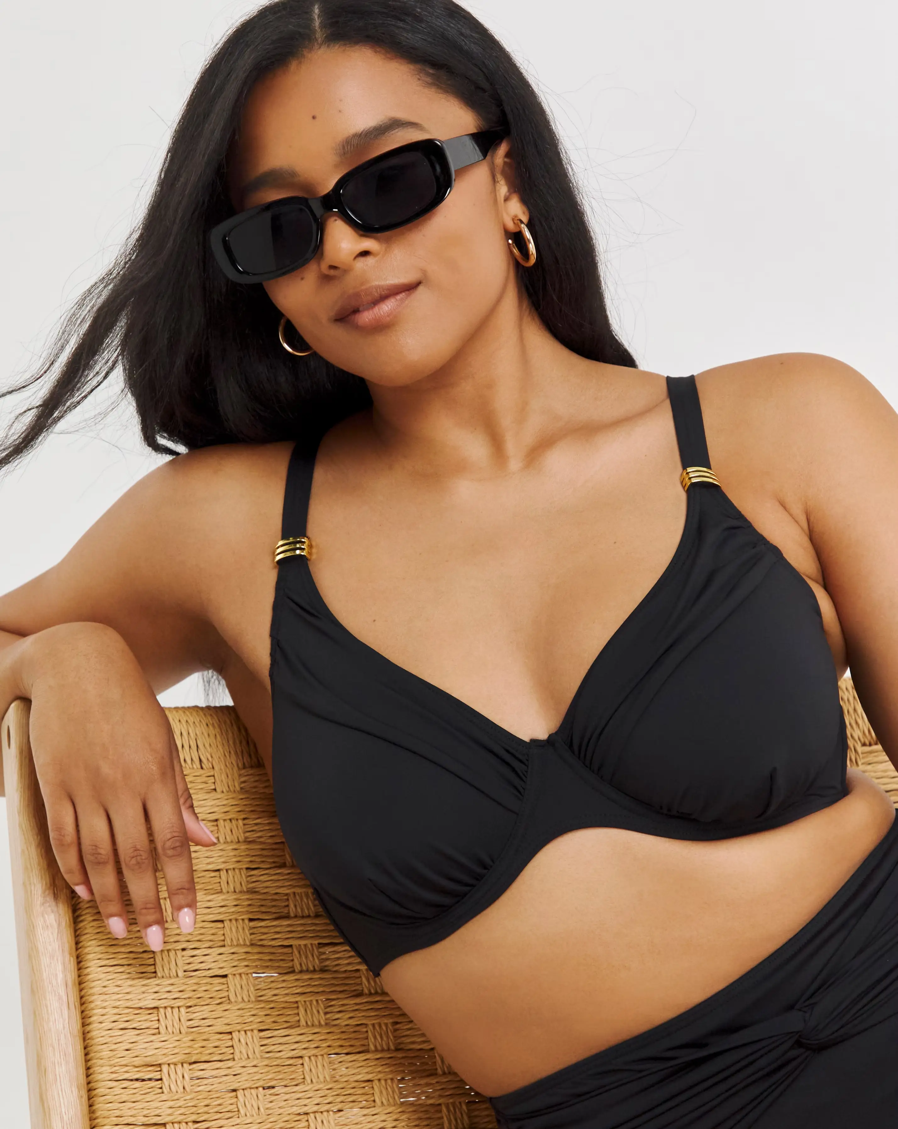 46742-magisculpt-underwired-plunge-bikini-top-1.webp