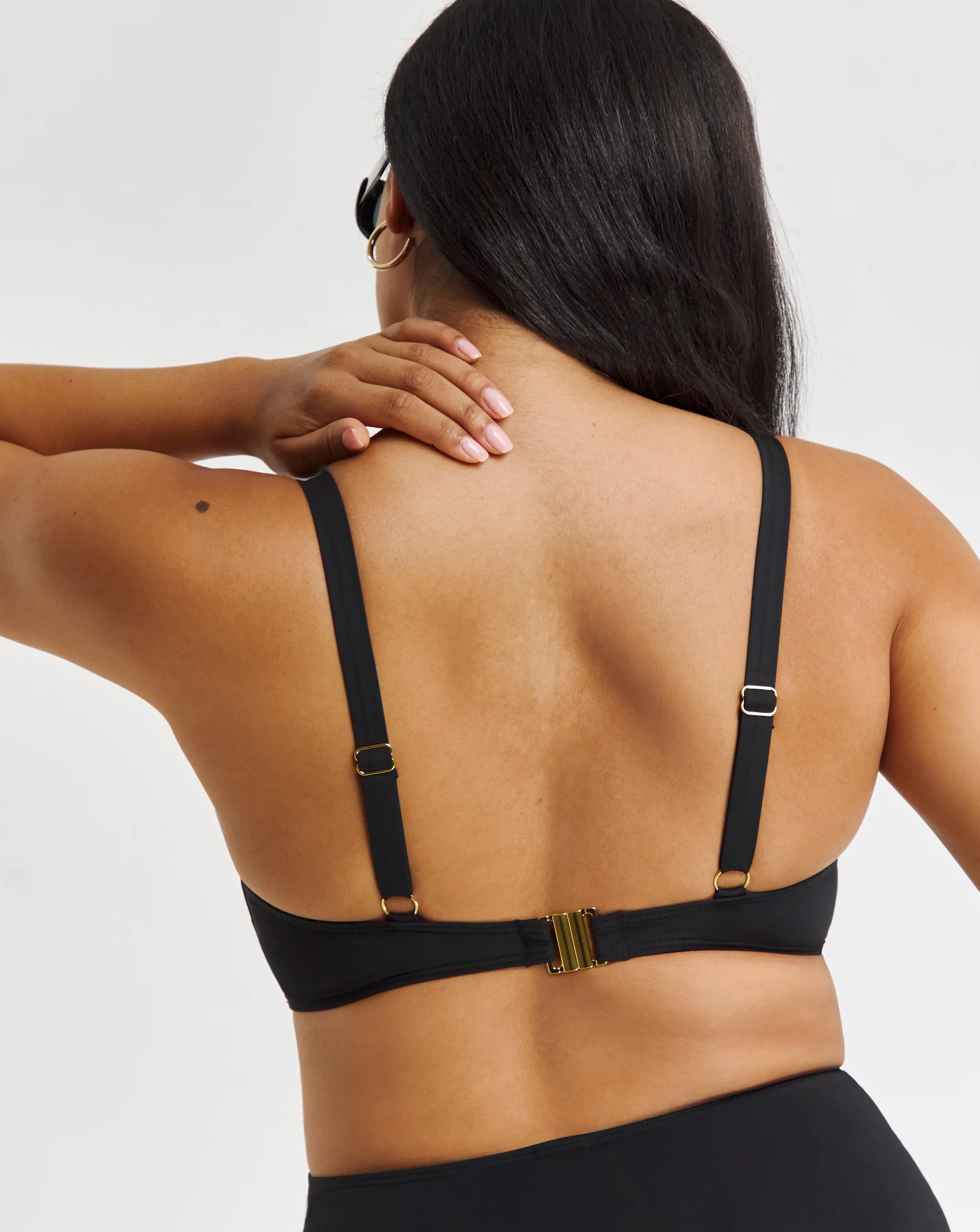 46742-magisculpt-underwired-plunge-bikini-top-1.webp
