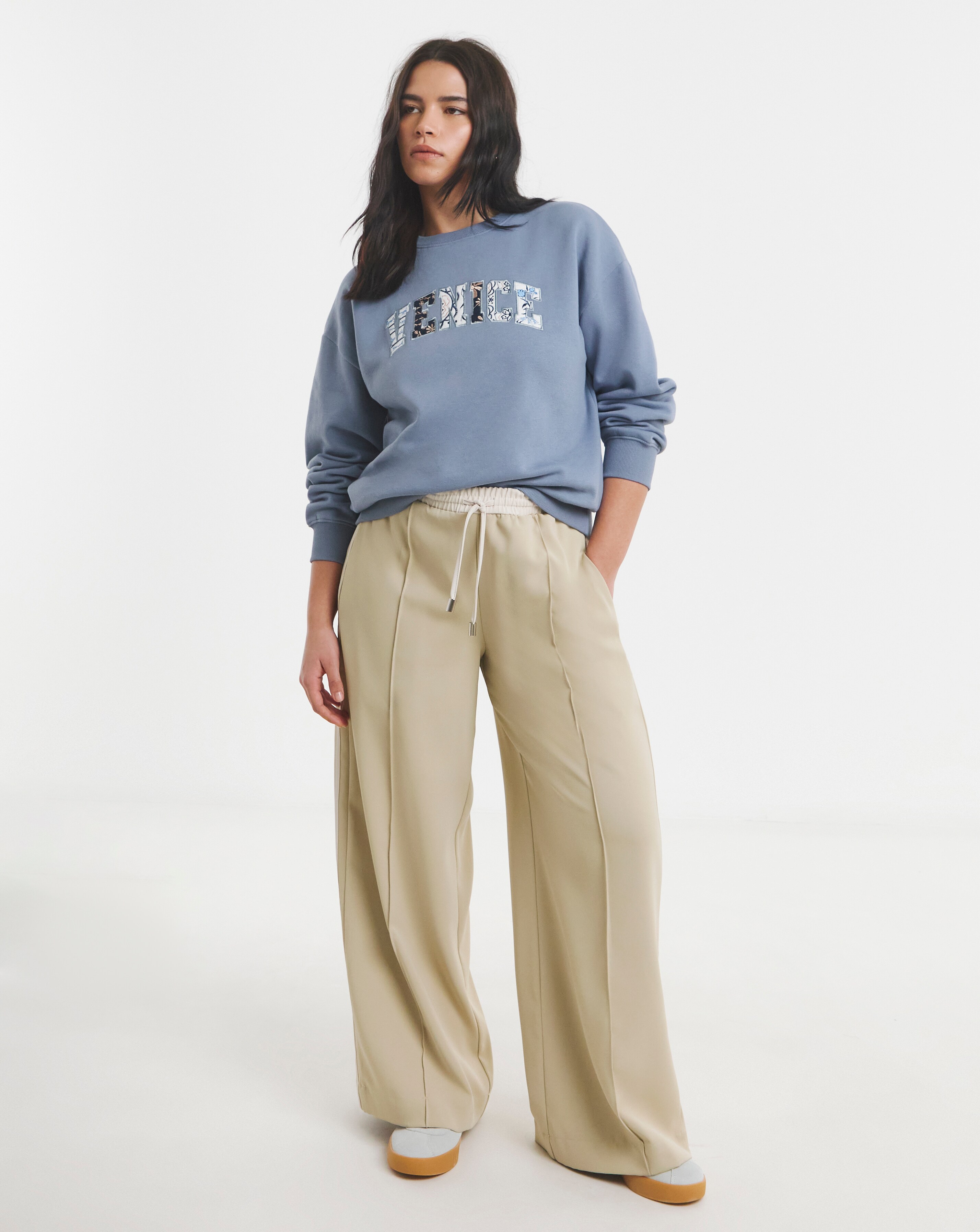 46798-blue-venice-embroidered-graphic-sweatshirt-1.webp