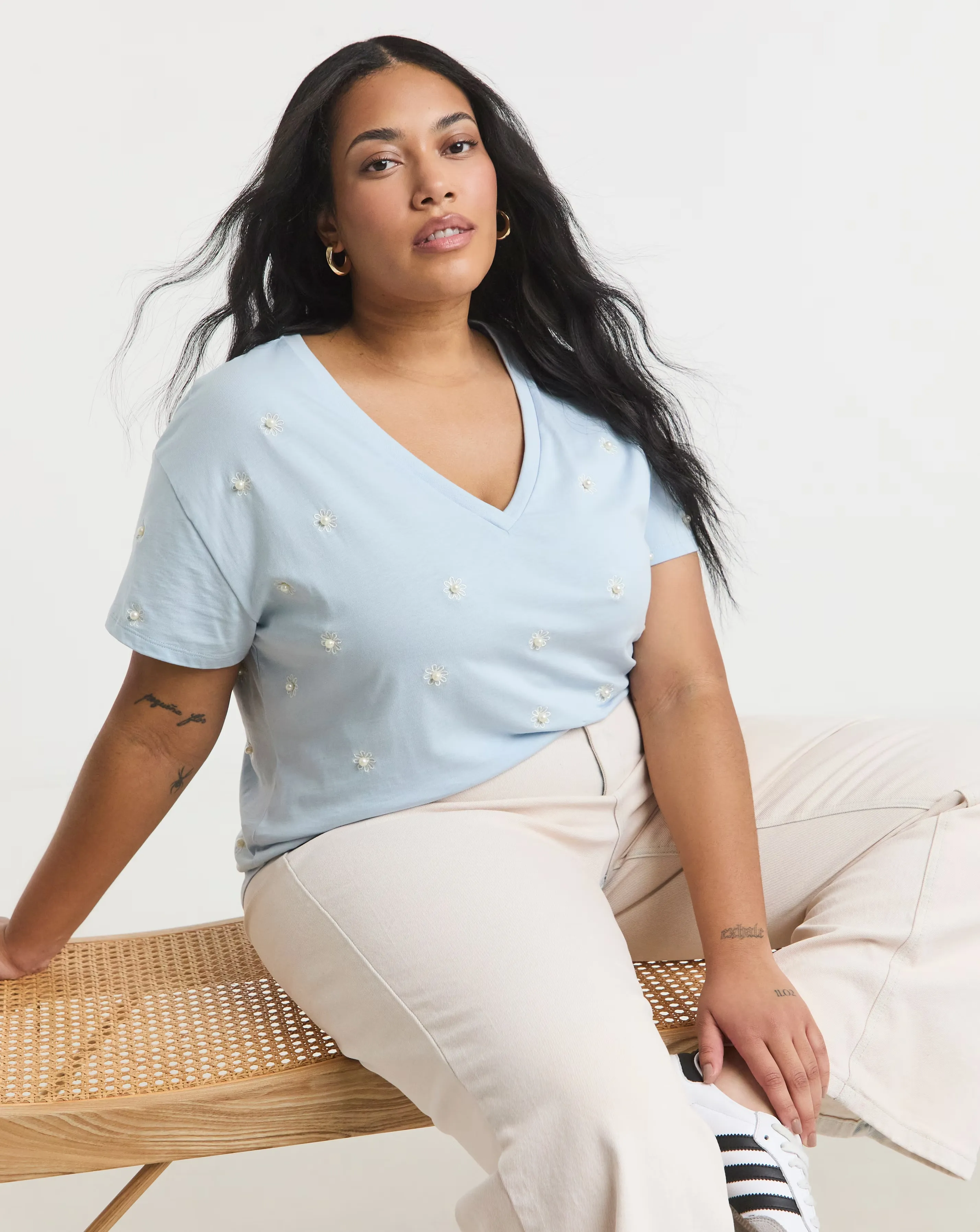 Simply Be Blue V Neck Flower Embroidery & Pearls T-Shirt 1 47049-simply-be-blue-v-neck-flower-embroidery-amp-pearls-t-shirt-1.webp
