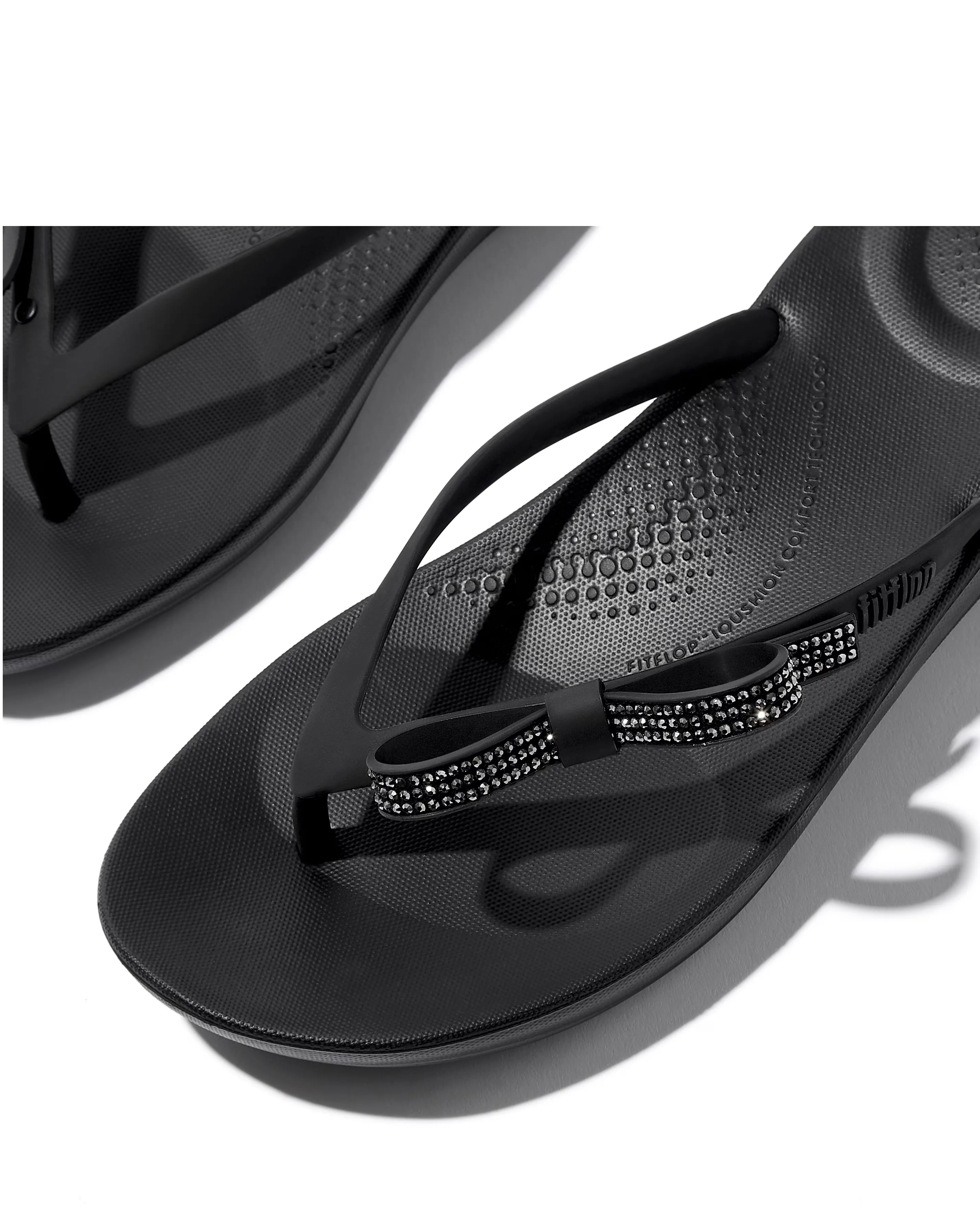 49317-fit-flop-iqushion-glitz-bow-flip-flops-standard-fit-1.jpg