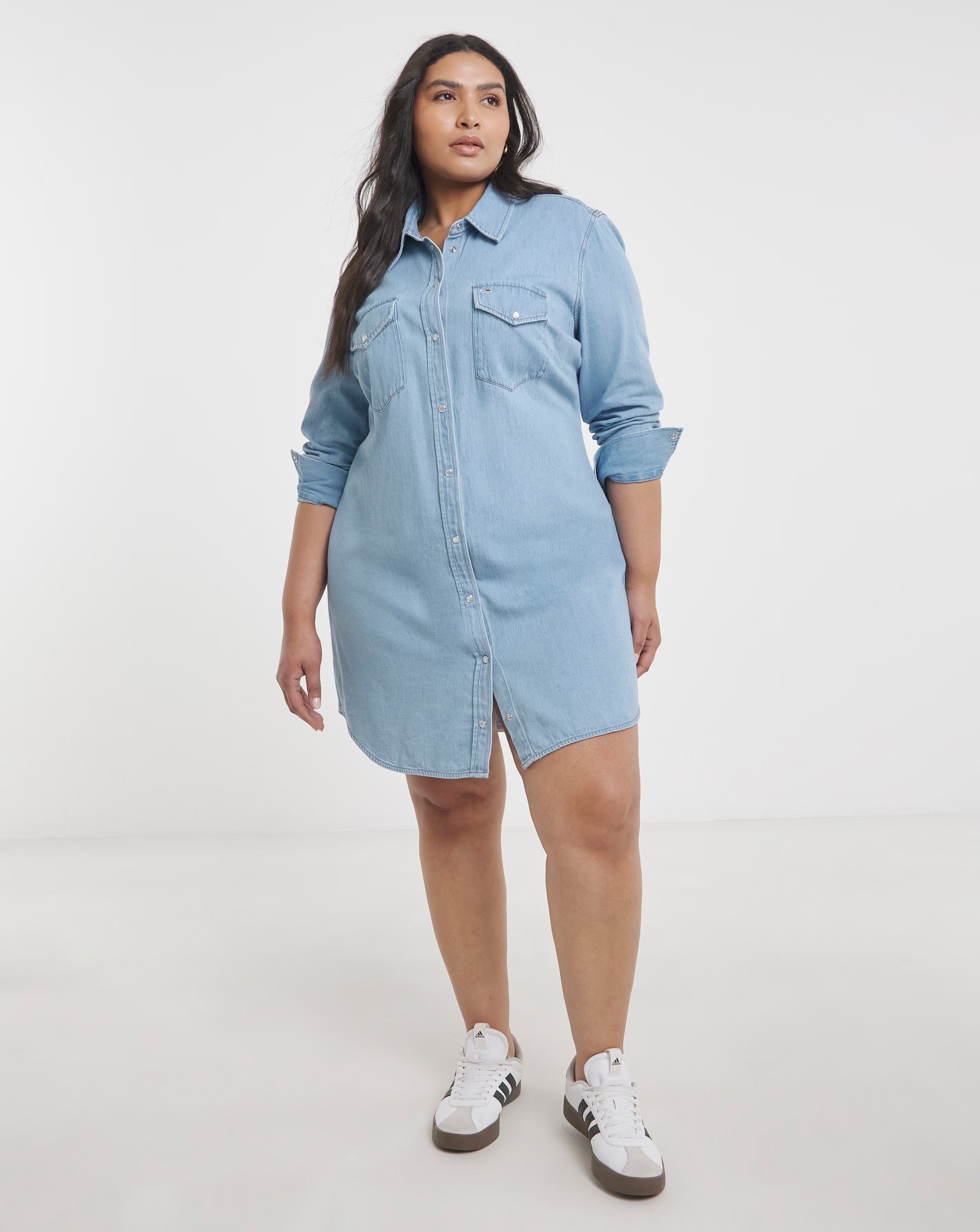 50609-tommy-jeans-regular-shirt-dress-1.webp