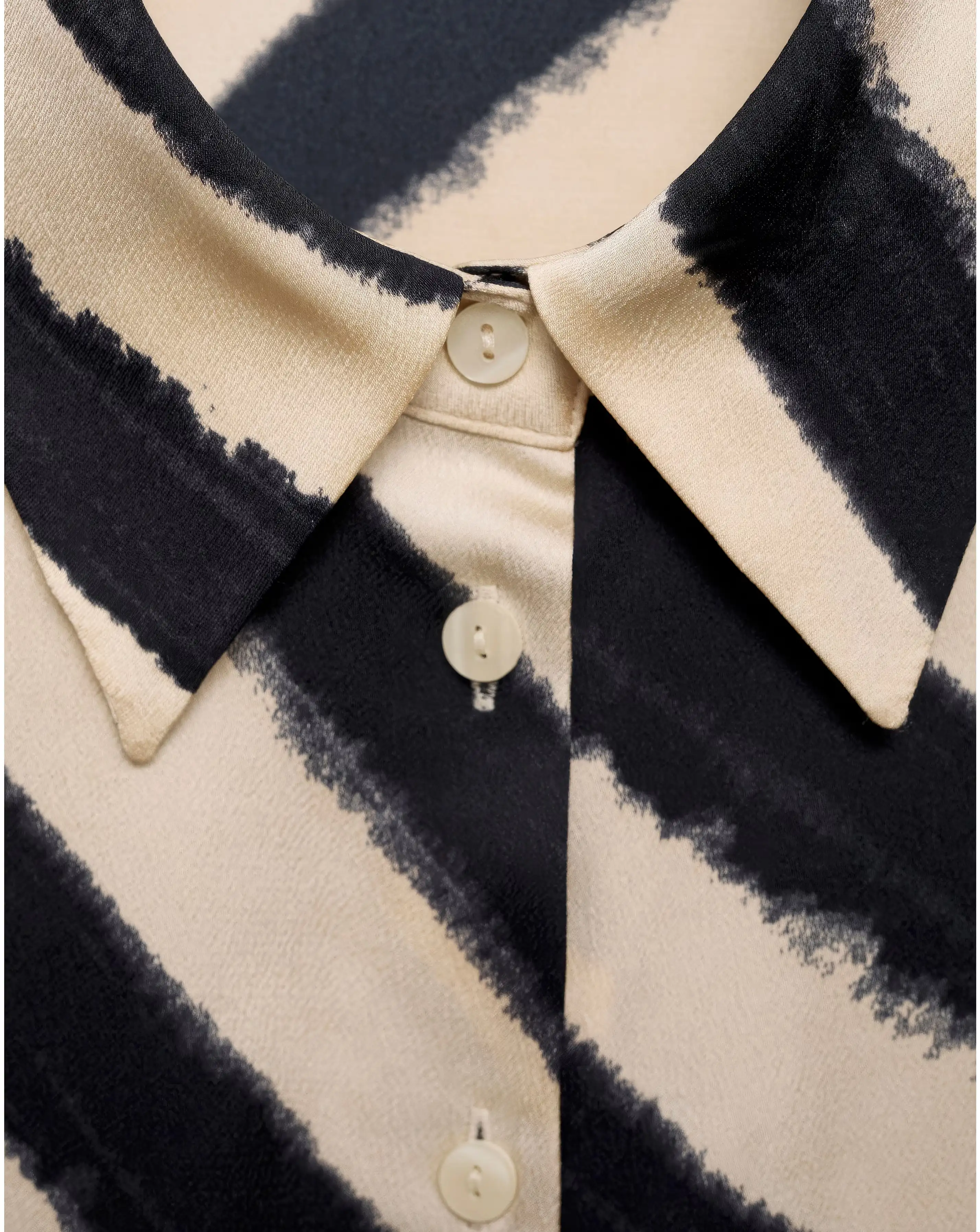 50650-mango-ideale-satin-print-shirt-1.jpg