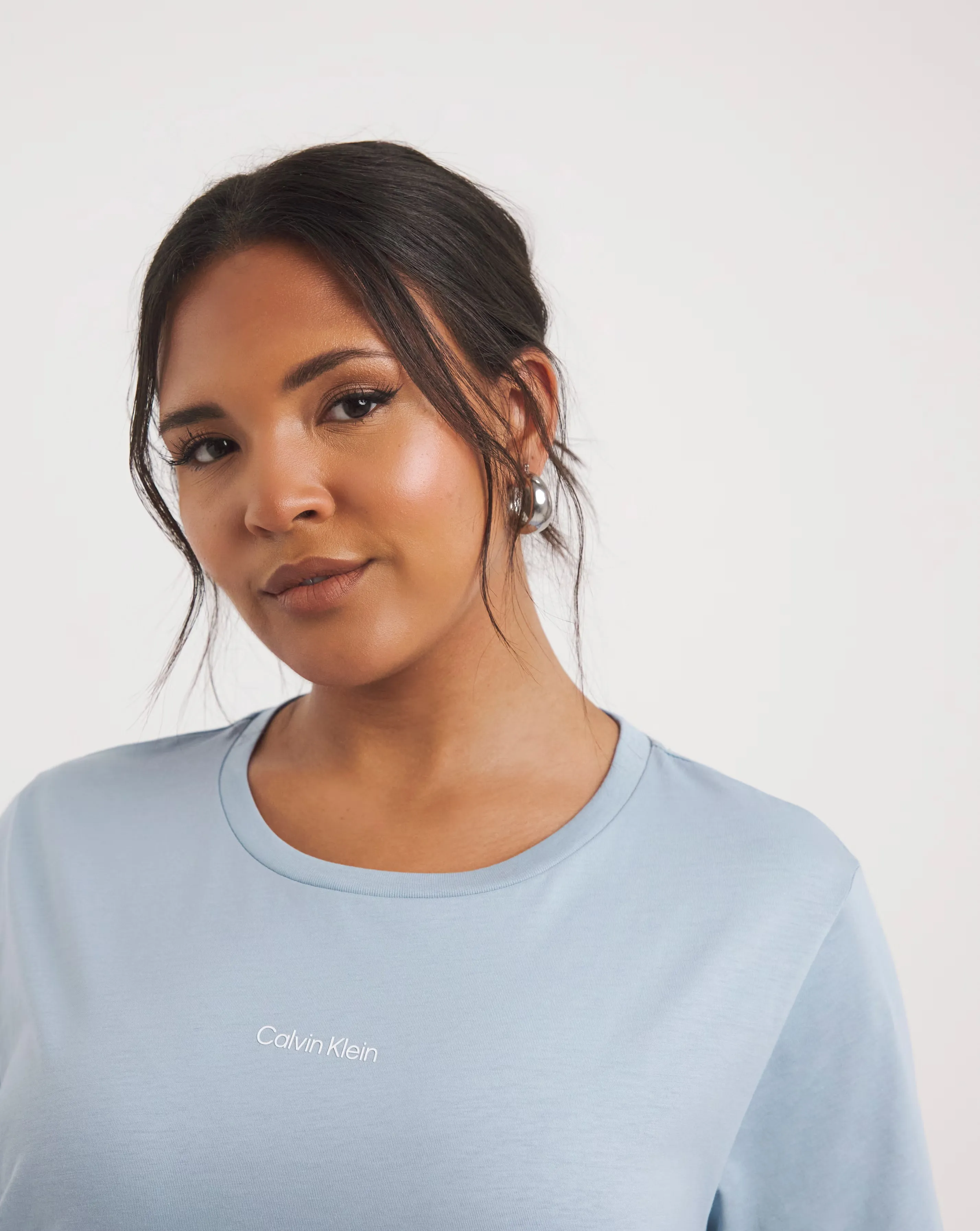 Calvin Klein Micro Logo T-Shirt 1 50983-calvin-klein-micro-logo-t-shirt-1.webp