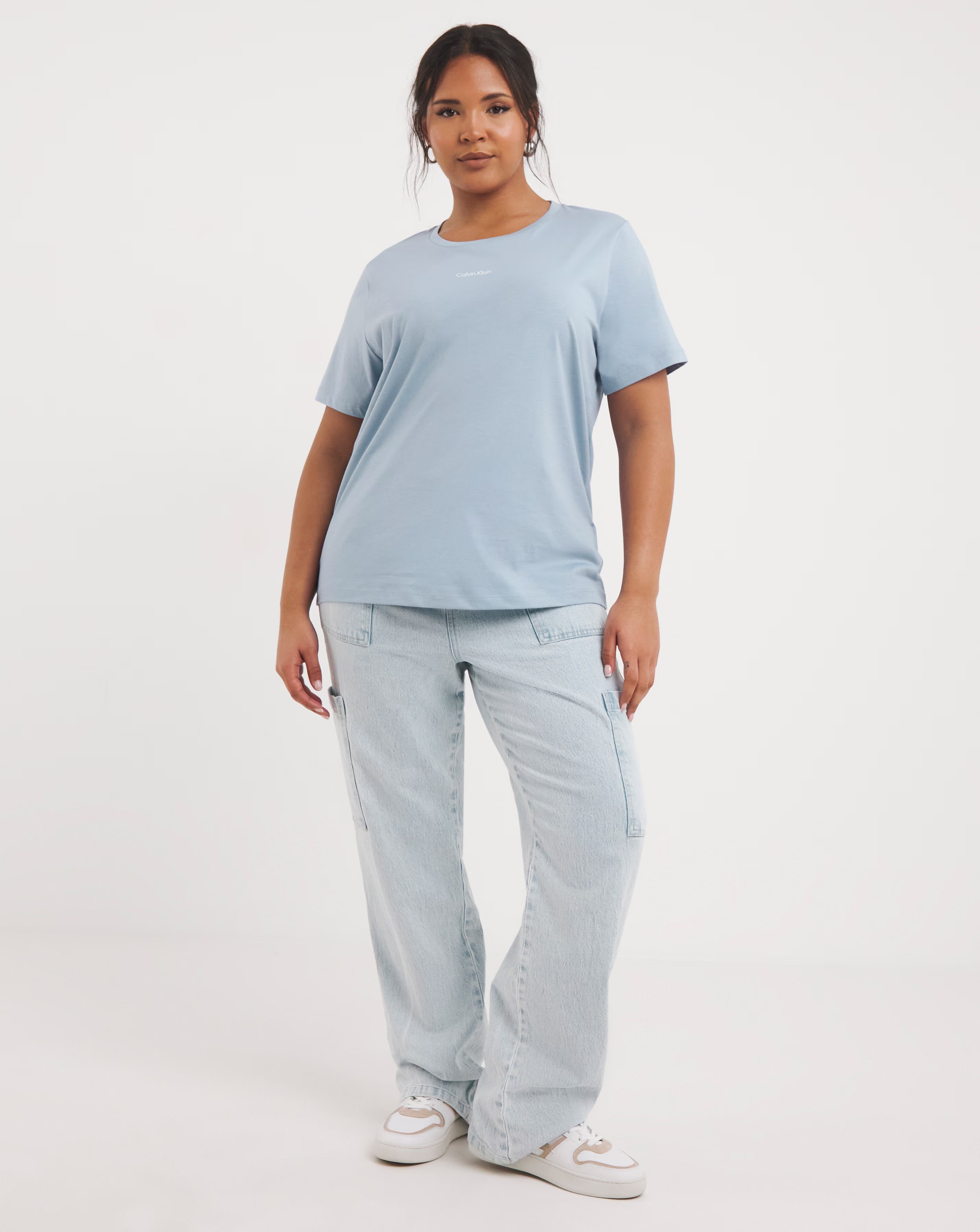 50983-calvin-klein-micro-logo-t-shirt-1.webp