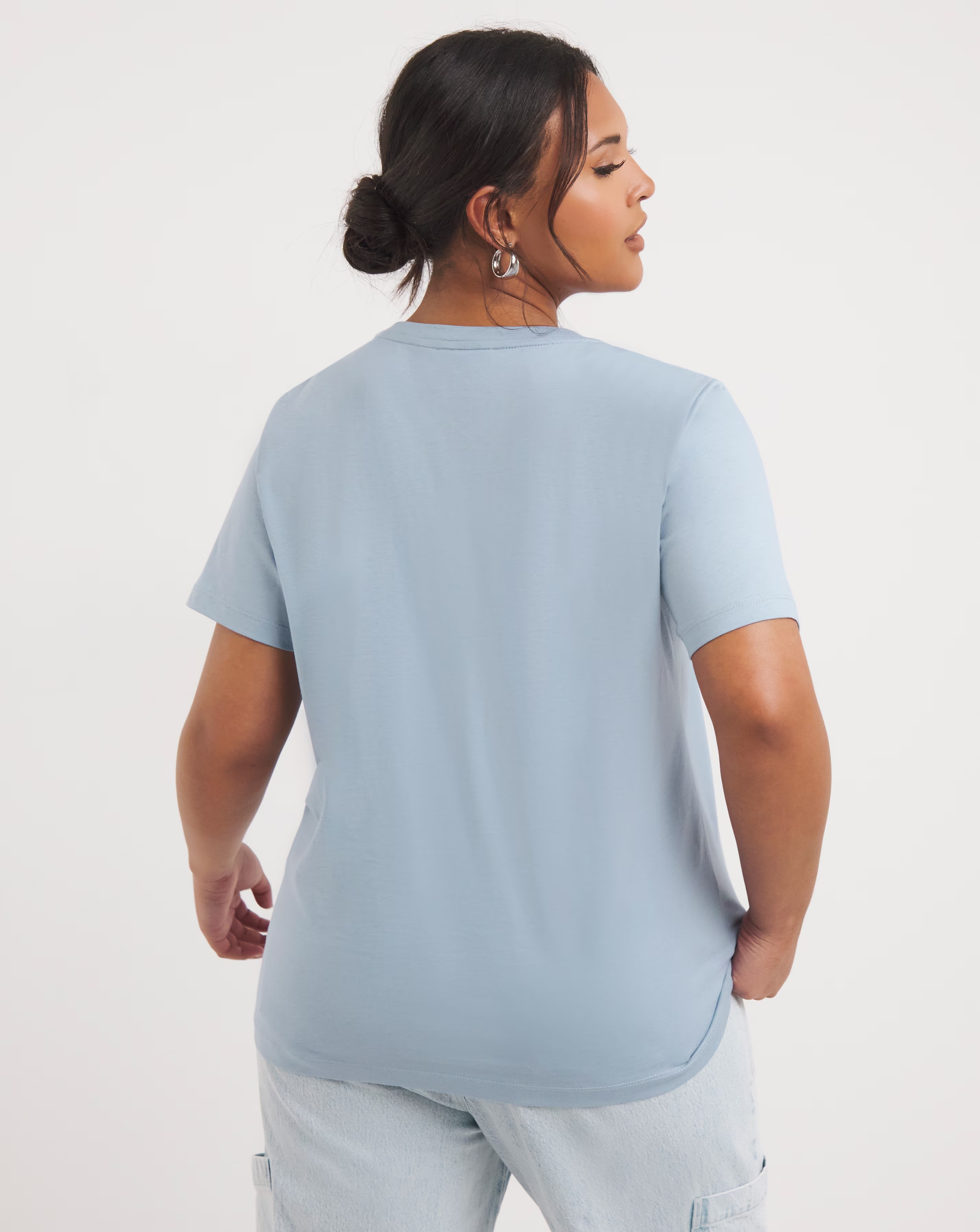 50983-calvin-klein-micro-logo-t-shirt-1.webp