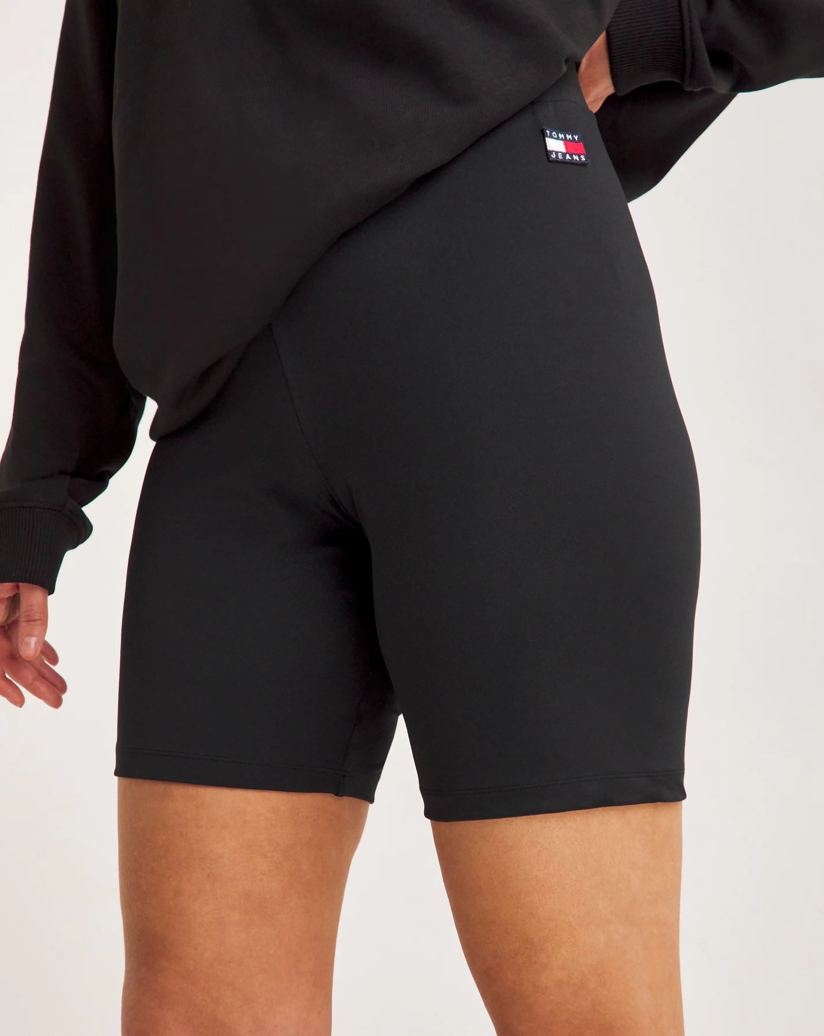51067-tommy-jeans-cycle-shorts-1.jpg