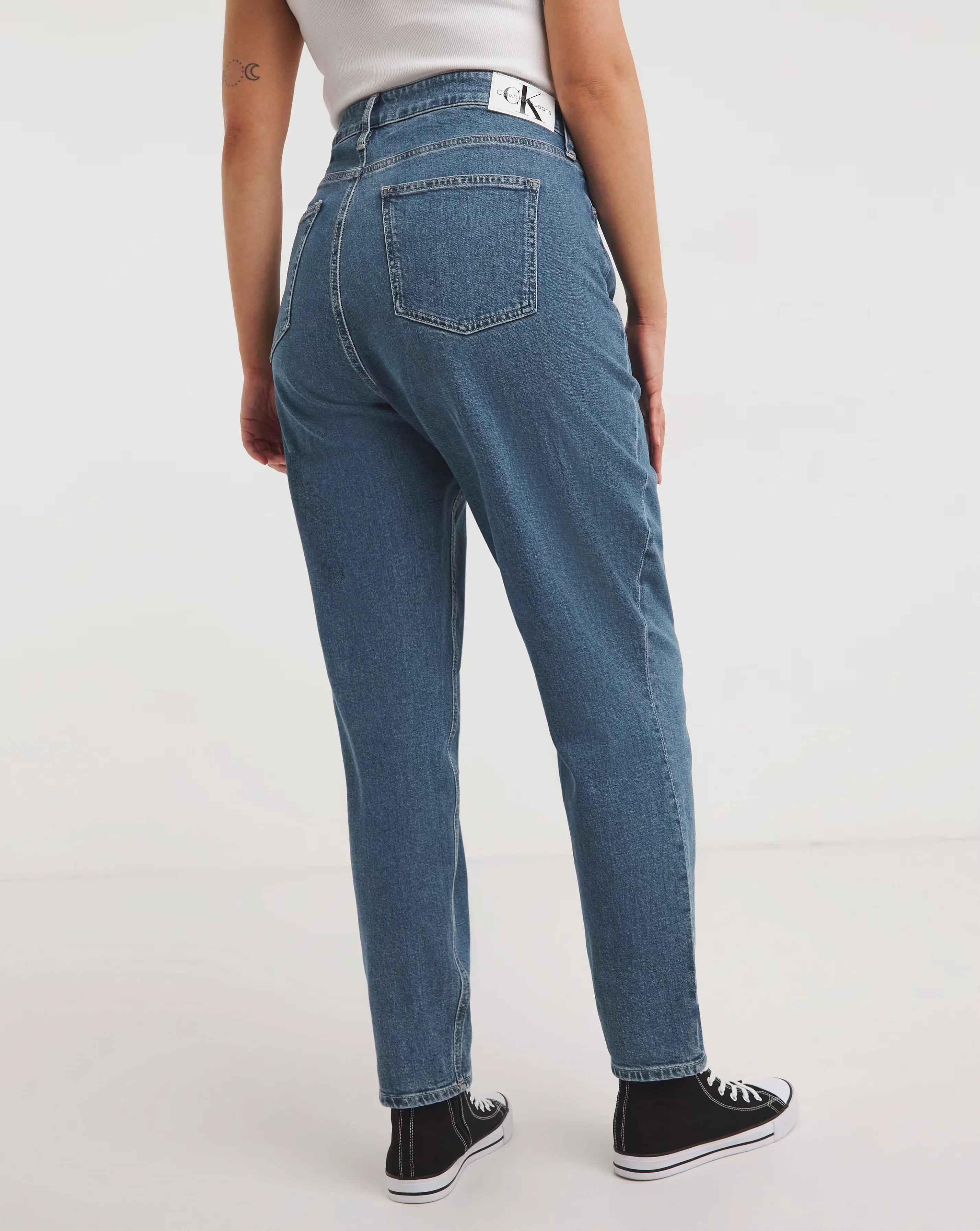 51101-calvin-klein-jeans-mom-jean-ankle-1.webp