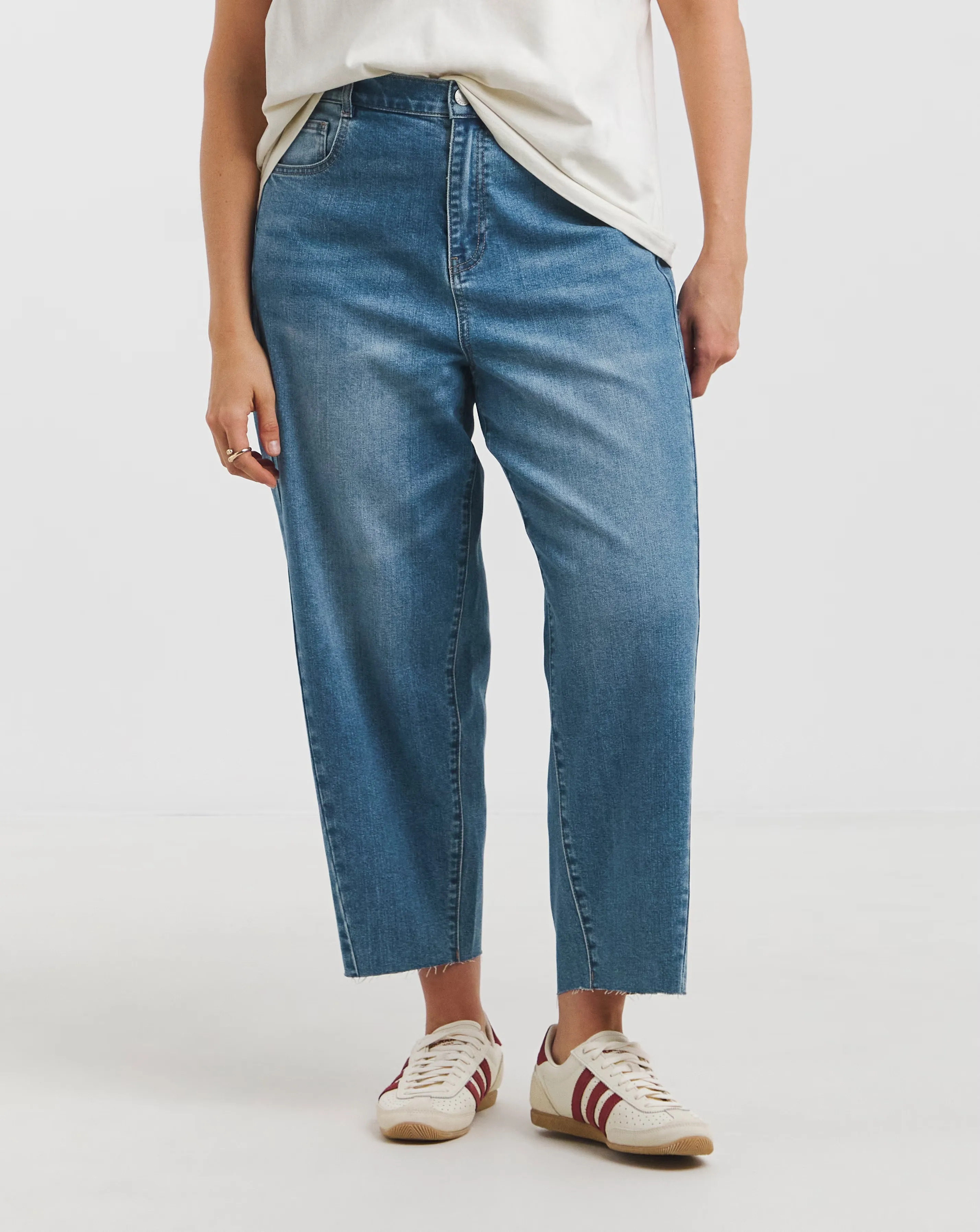 5137-simply-be-mid-blue-cropped-barrel-leg-jeans-1.jpg
