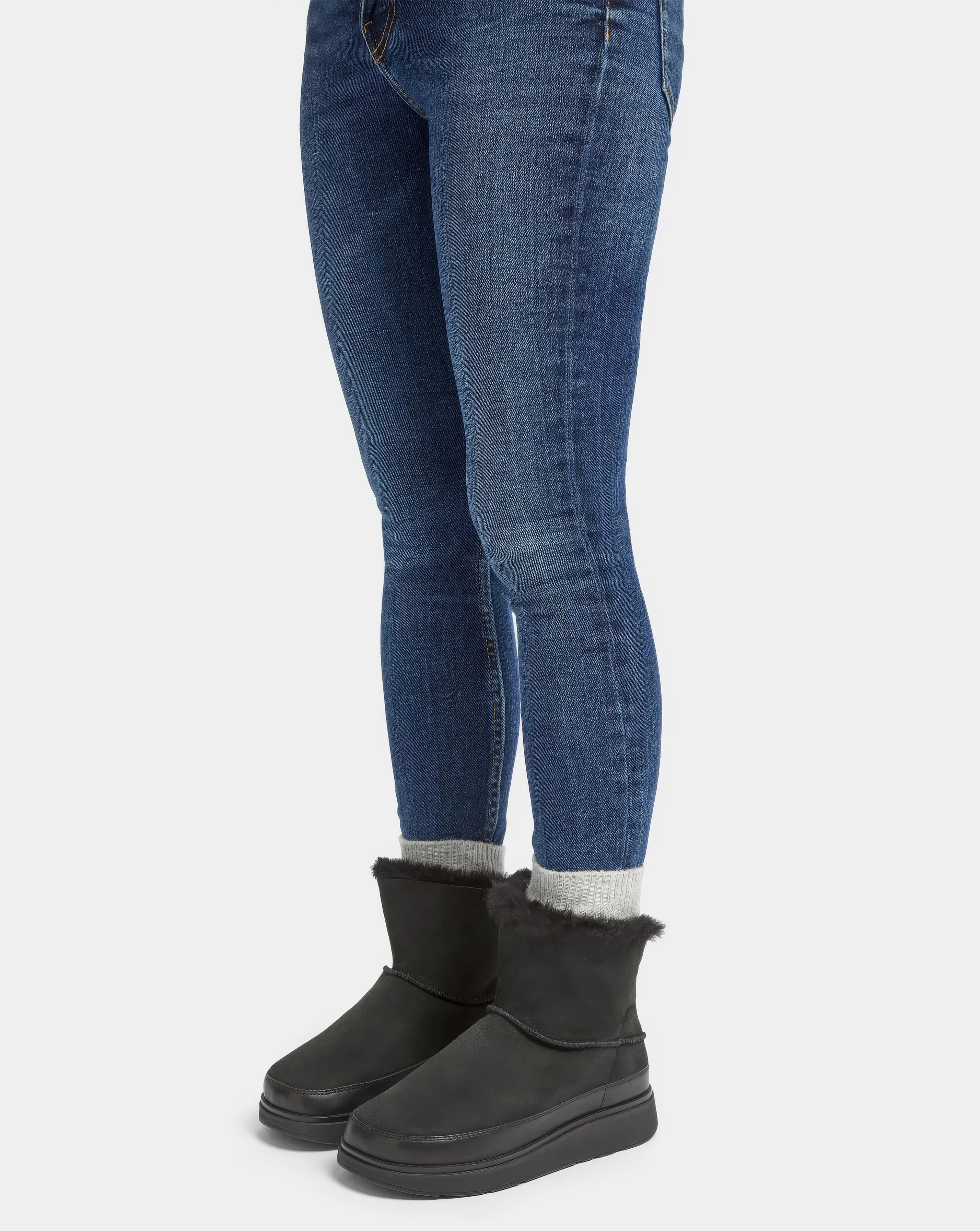 52294-fitflop-gen-ff-mini-suede-shearling-warm-boots-standard-fit-1.webp