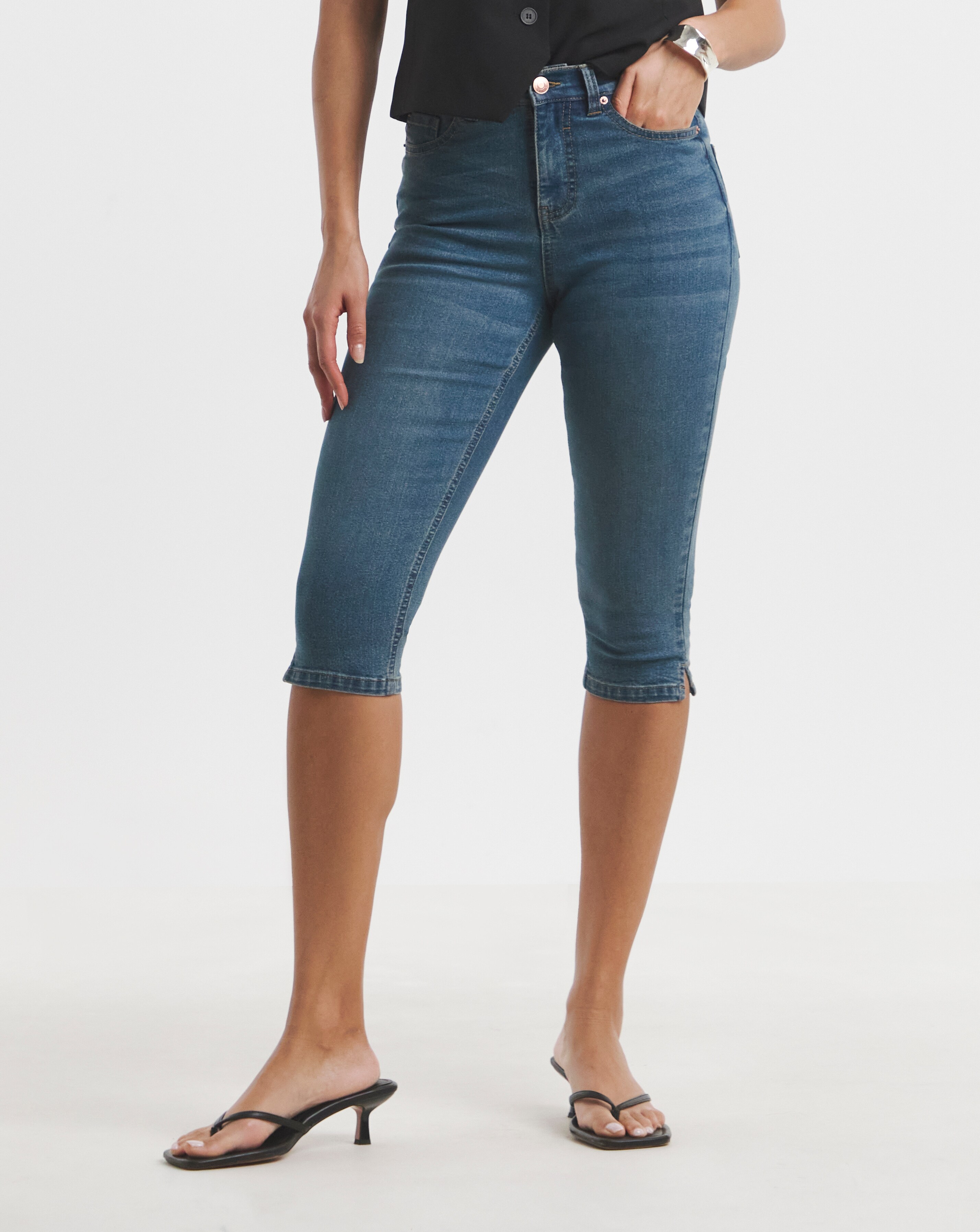 5234-mid-wash-stretch-denim-capri-jeans-1.jpg