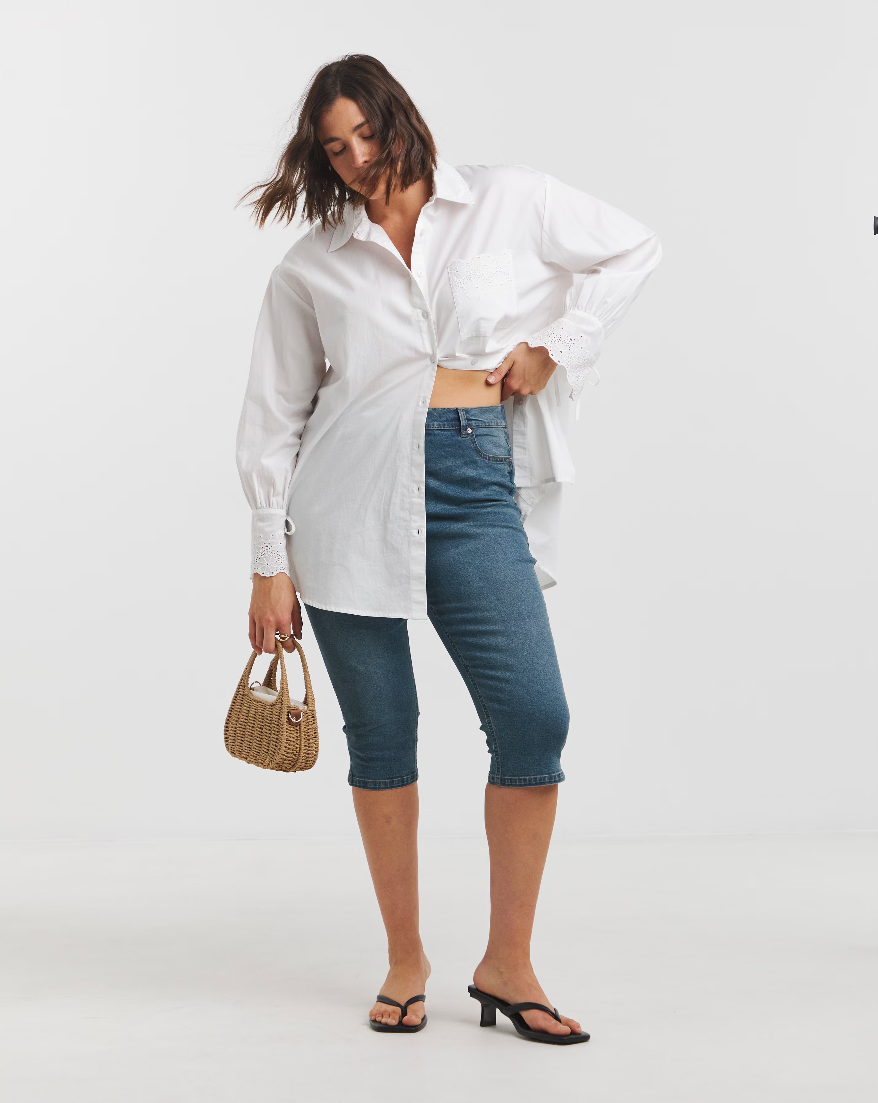 5234-mid-wash-stretch-denim-capri-jeans-1.jpg