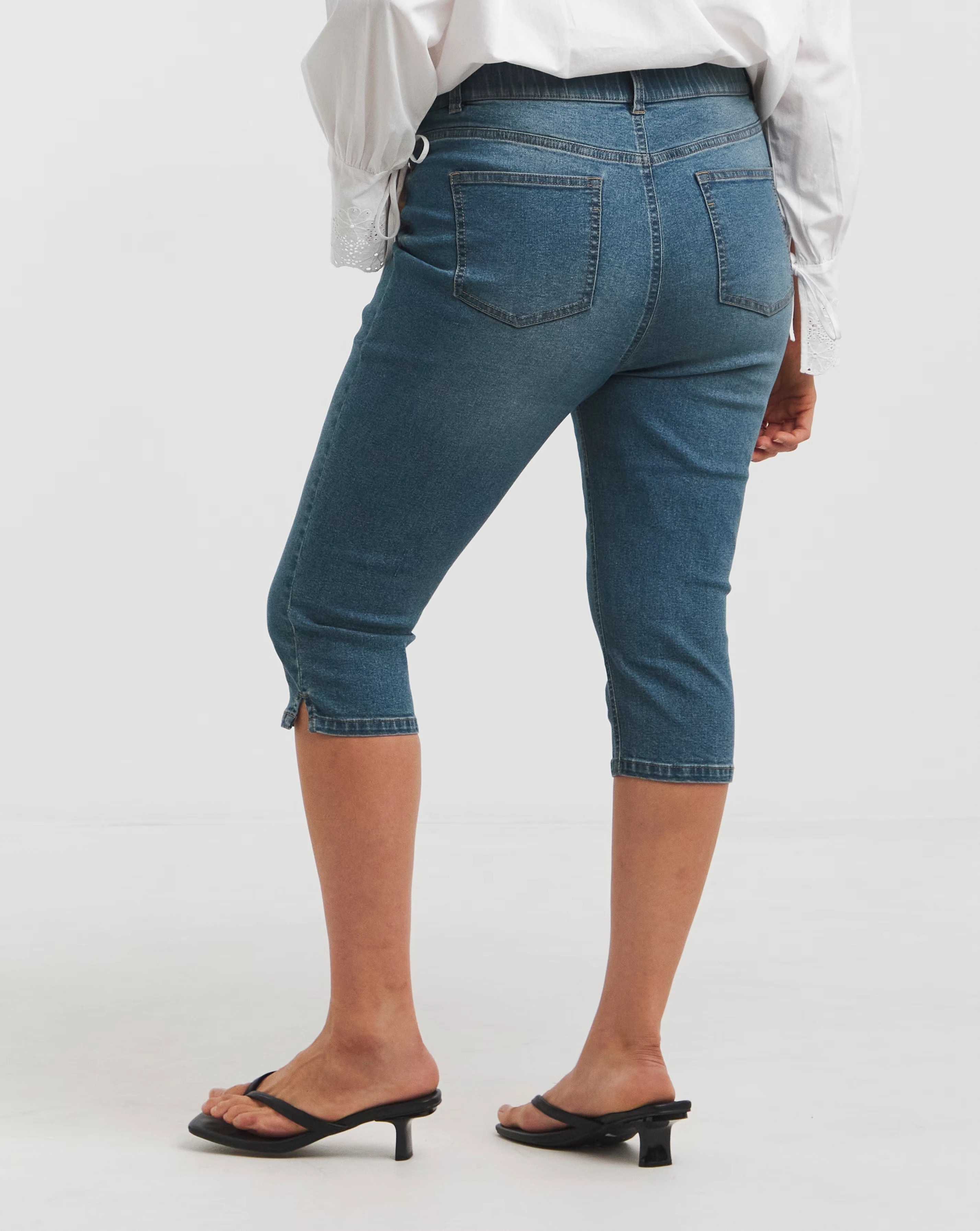 5234-mid-wash-stretch-denim-capri-jeans-1.jpg