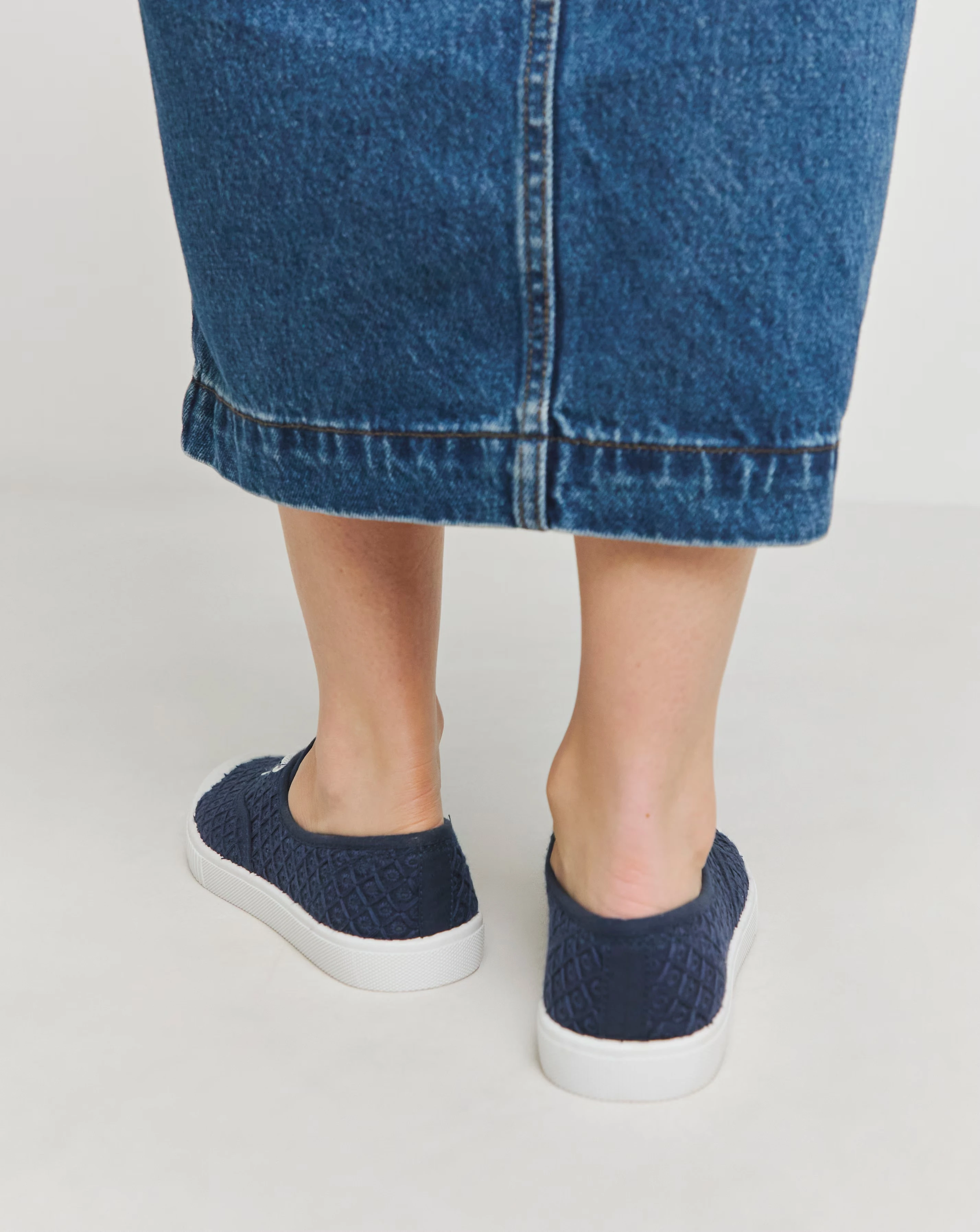 52452-birney-lace-up-plimsole-trainers-wide-fit-e–1.webp