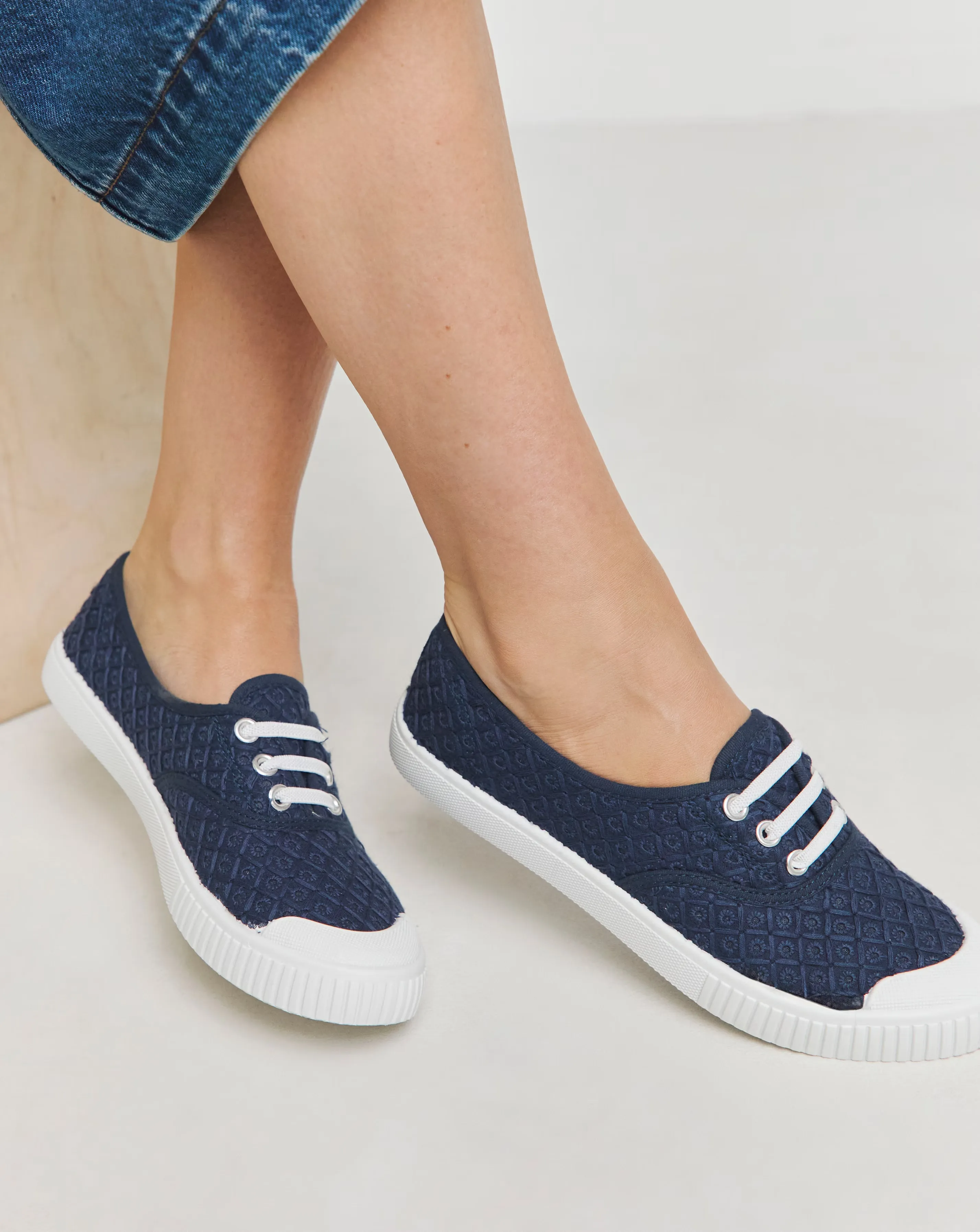 52452-birney-lace-up-plimsole-trainers-wide-fit-e–1.webp