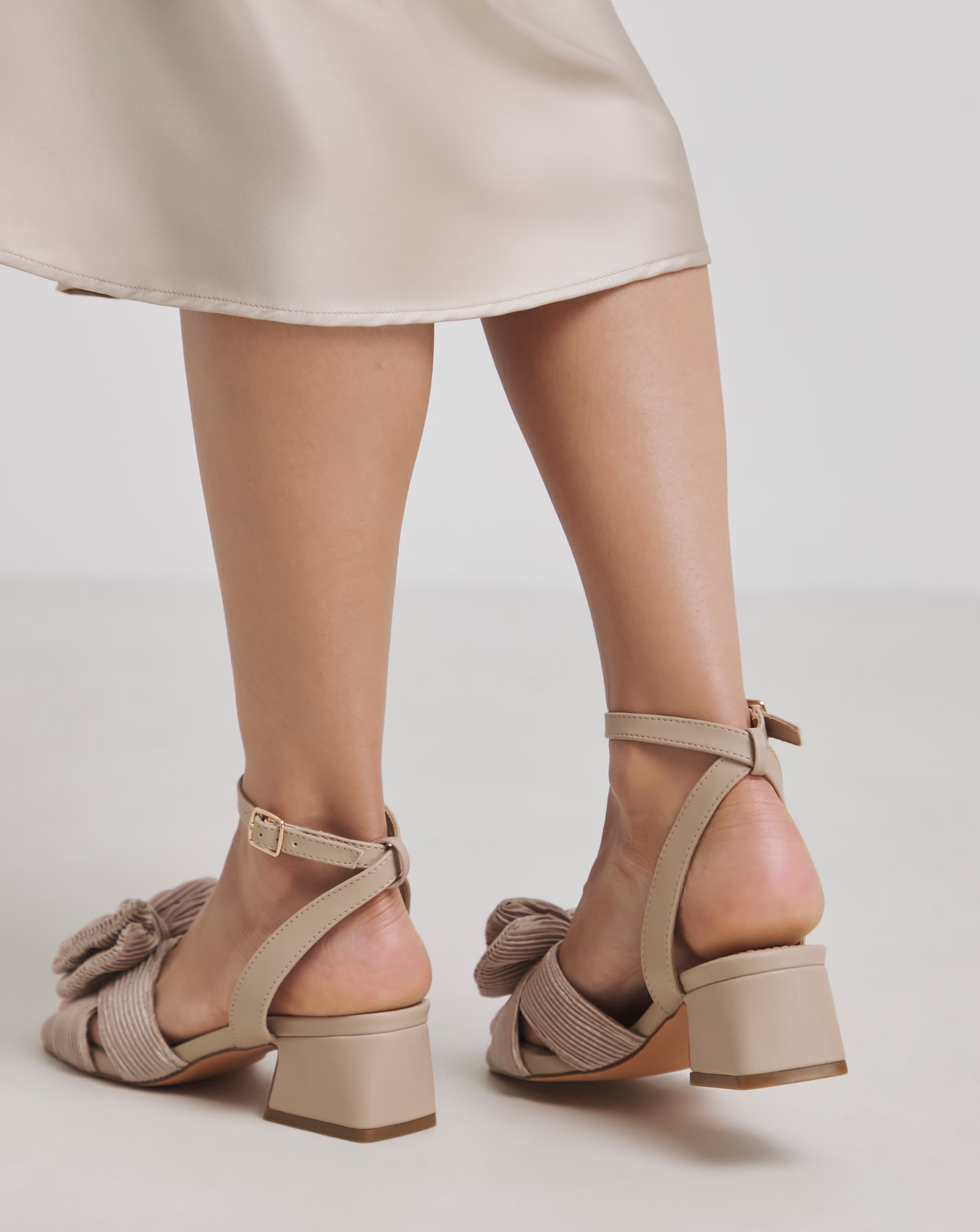 52493-monet-double-bow-low-block-heel-wide-fit-e–1.jpg