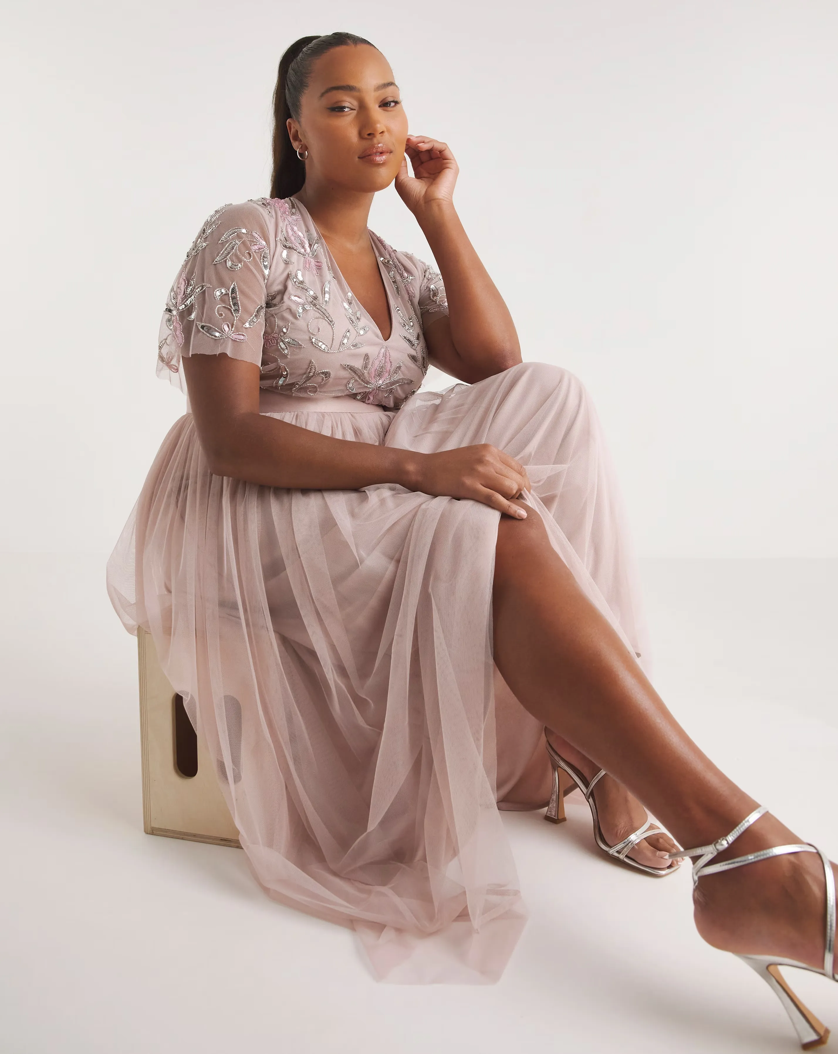 Maya Curve Floral Sequin Embellishment Maxi Dress 1 52816-maya-curve-floral-sequin-embellishment-maxi-dress-1.webp