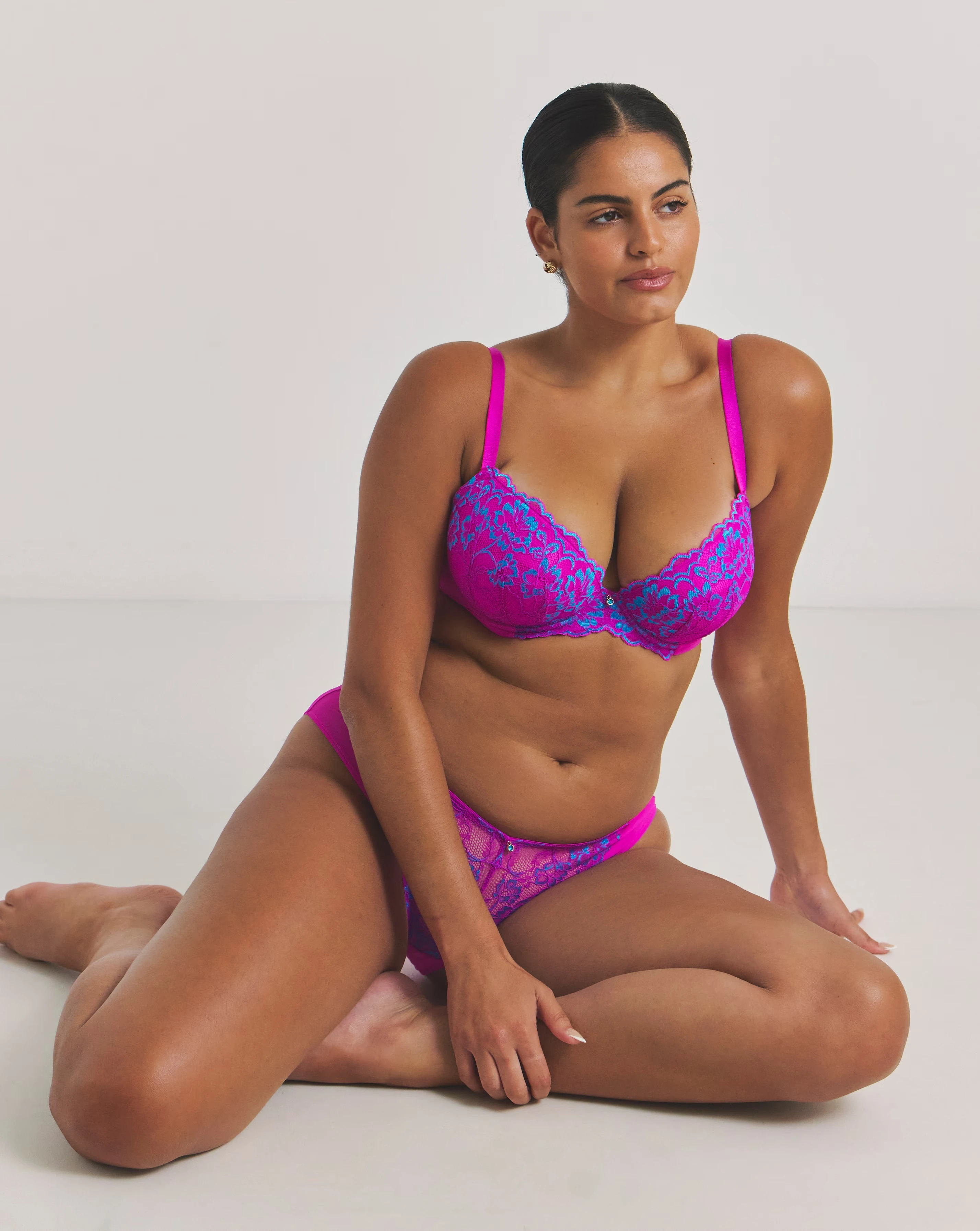 Ann Summers Sexy Lace Planet Two Tone Plunge Bra Pink/Blue 1 56425-ann-summers-sexy-lace-planet-two-tone-plunge-bra-pink-blue-1.webp