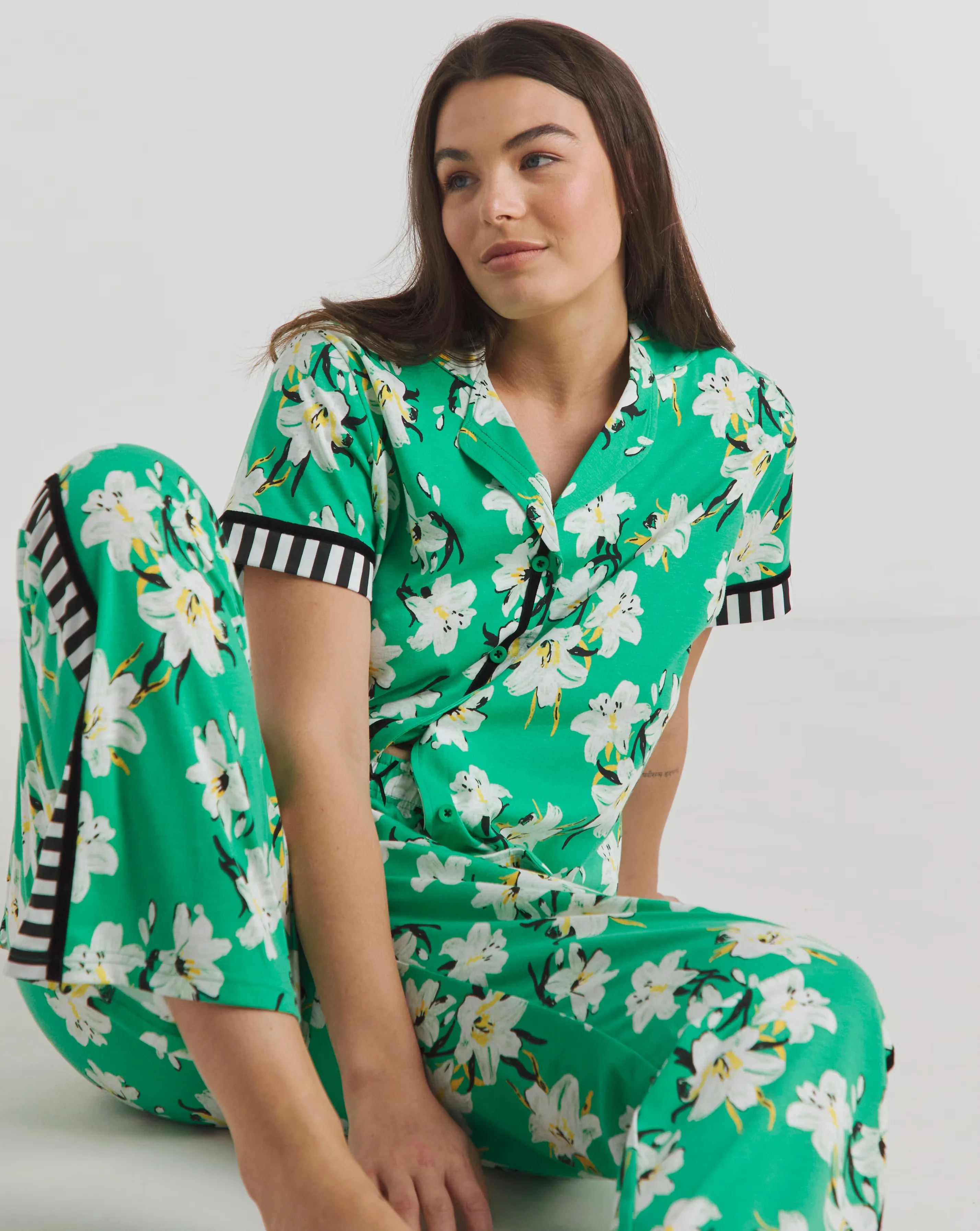 Joe Browns Lily Print Pyjama Set Green Print 1 56853-joe-browns-lily-print-pyjama-set-green-print-1.webp