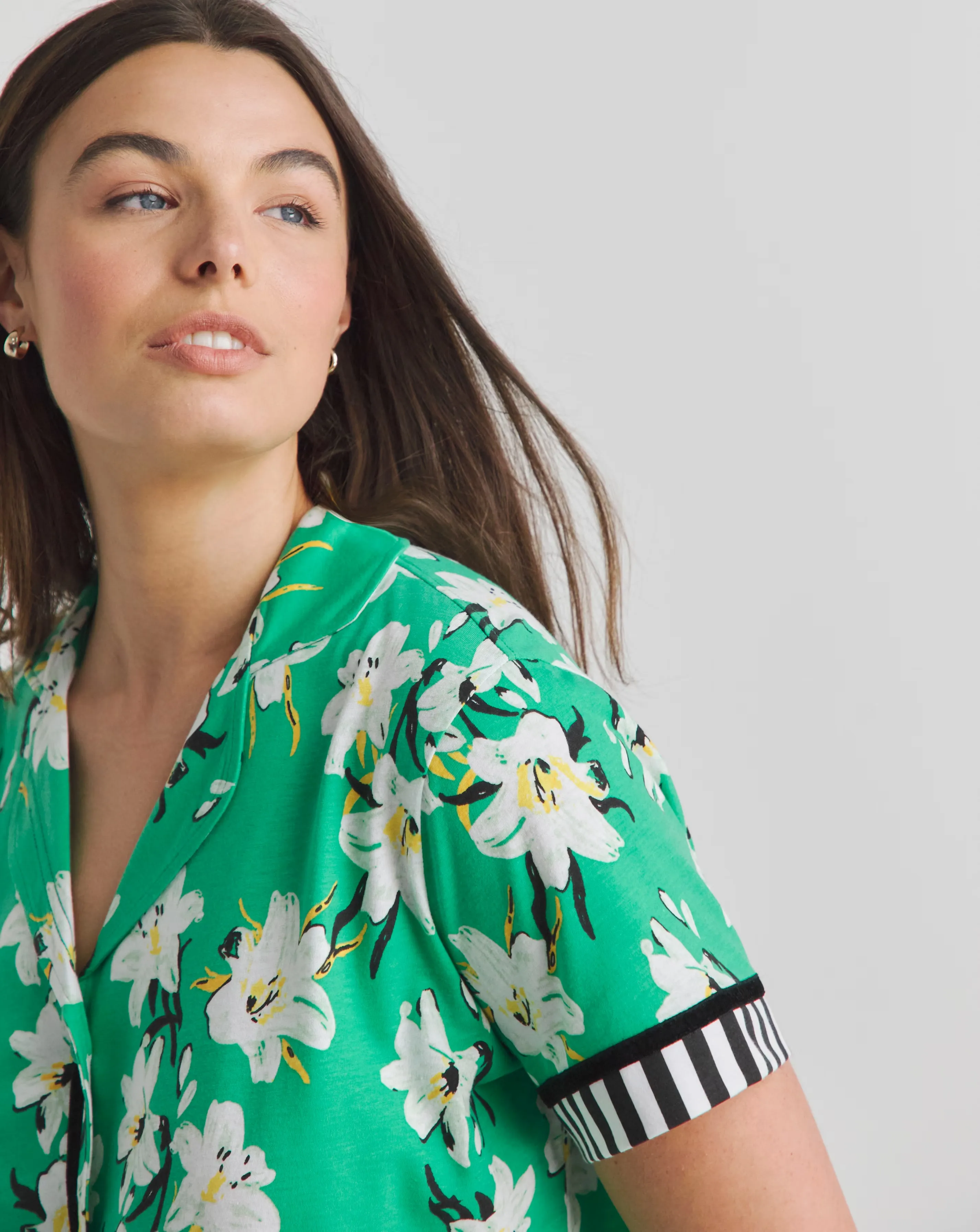 56853-joe-browns-lily-print-pyjama-set-green-print-1.webp