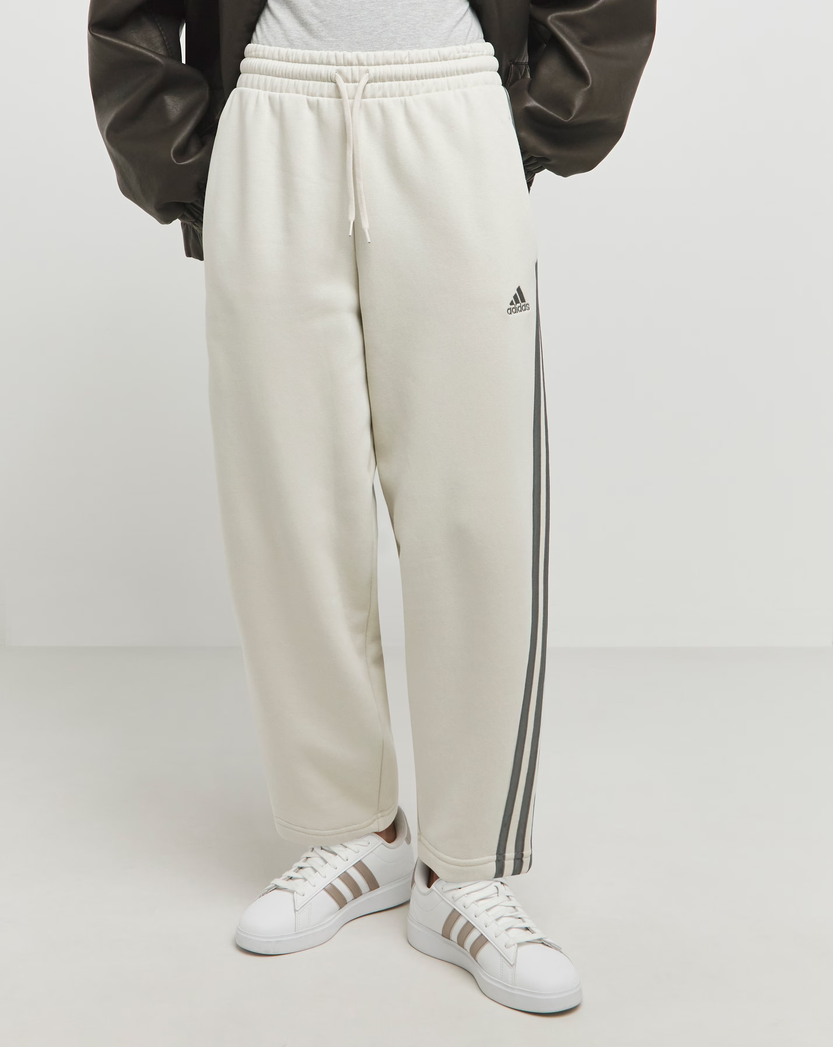 58024-adidas-3-stripes-pant-1.jpg